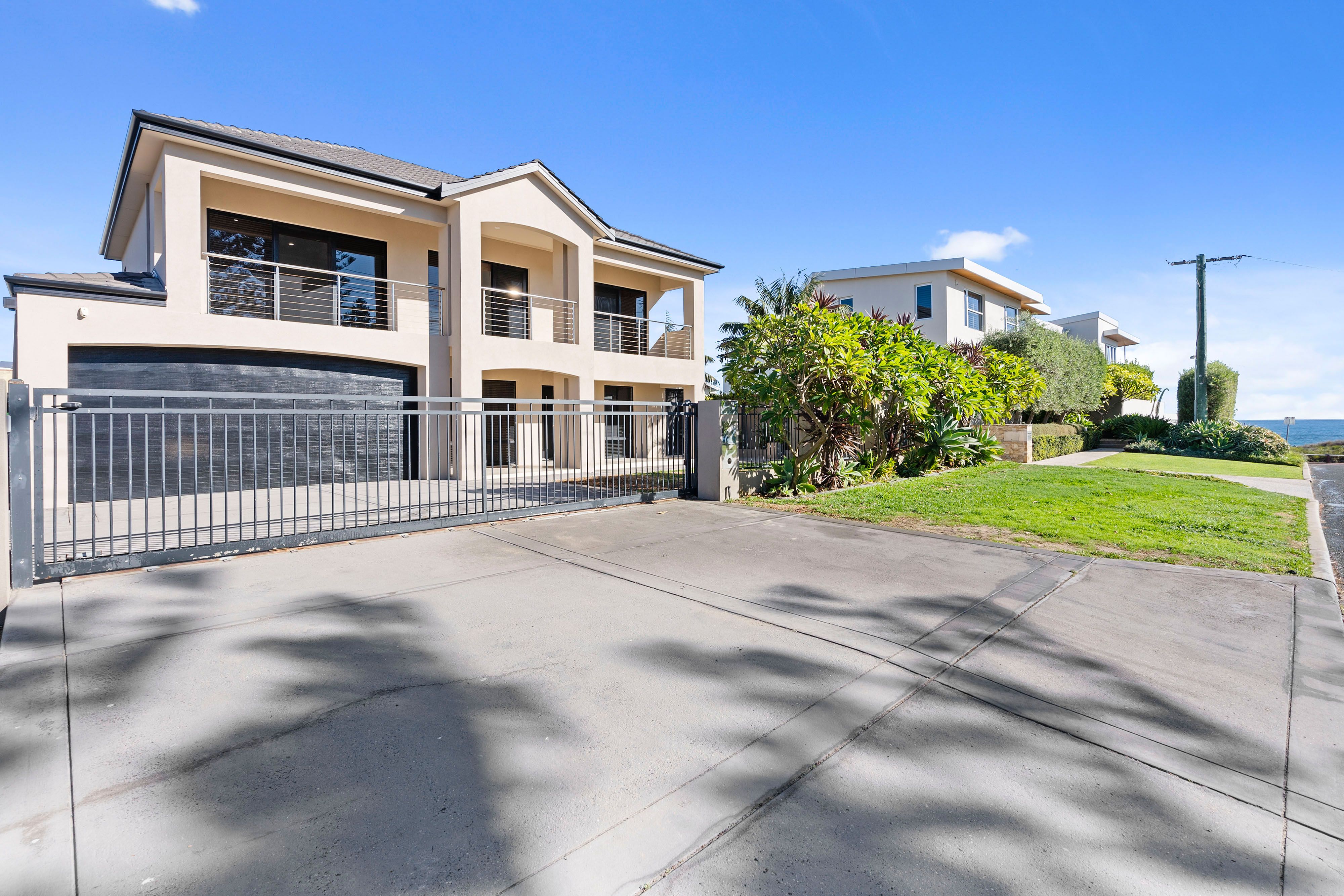 2 Robin Avenue, Sorrento WA 6020