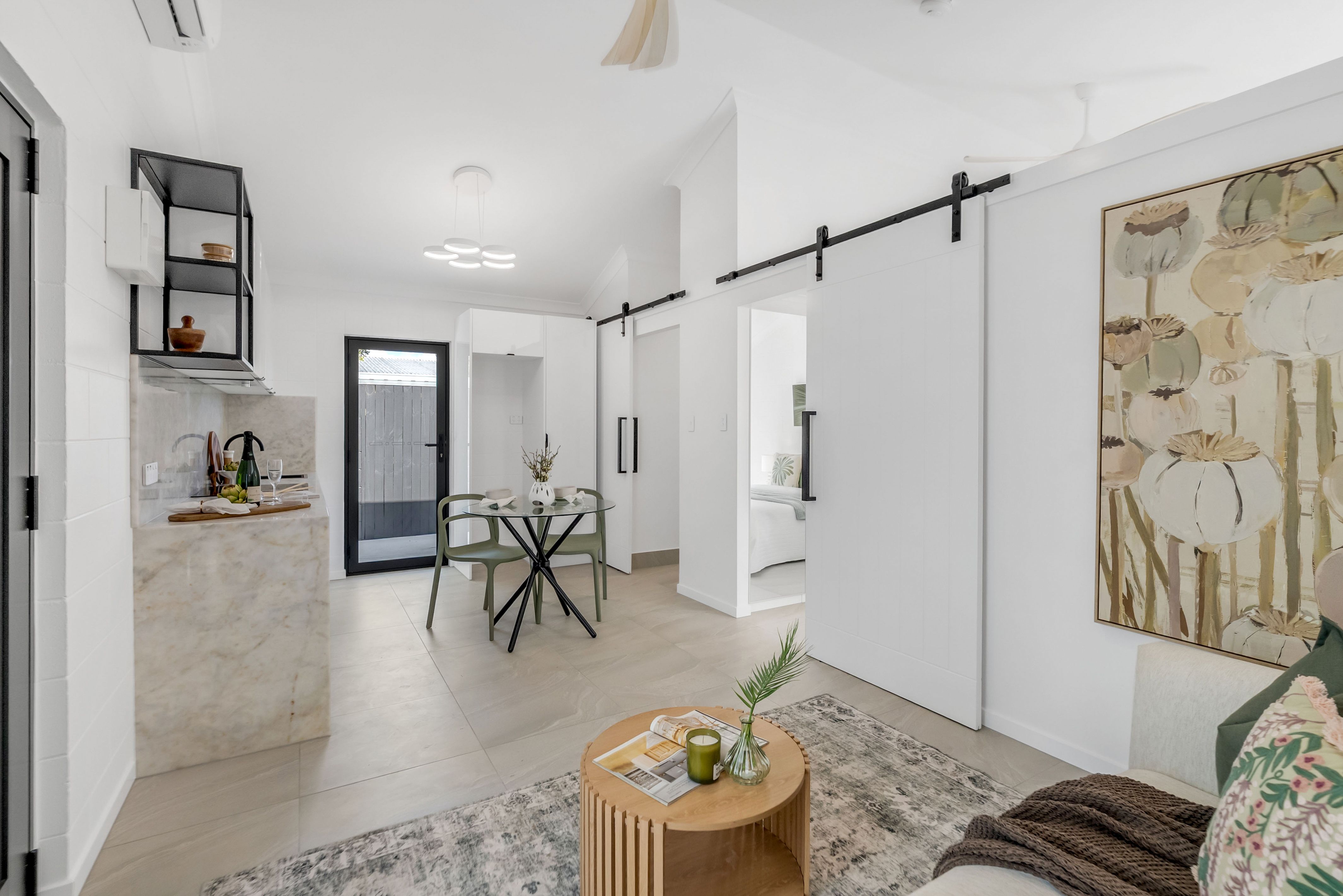 2/43 Jensen Street — photo 2 of 17