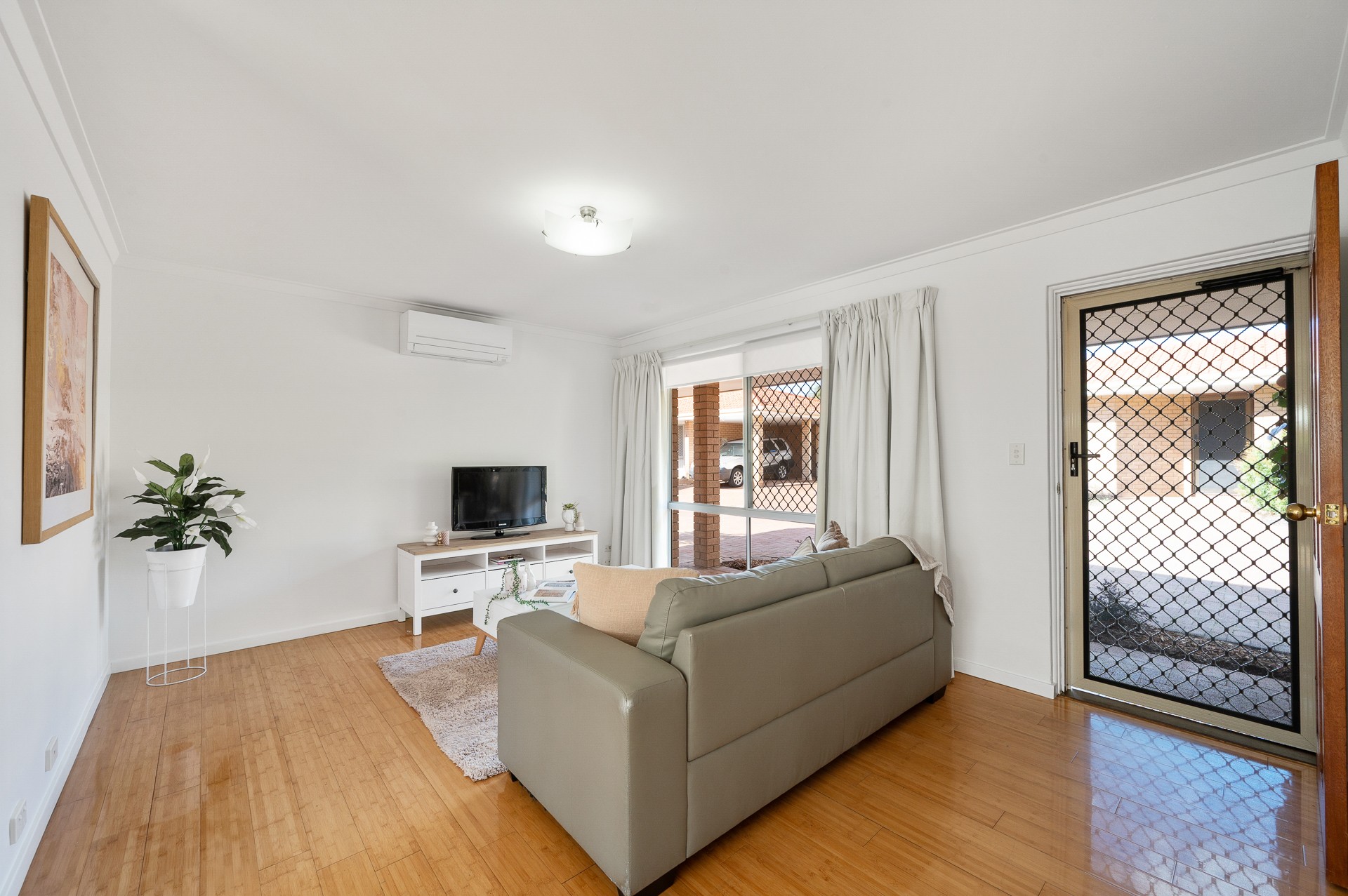 16/6-8 Pinewood Avenue, Kardinya, WA 6163