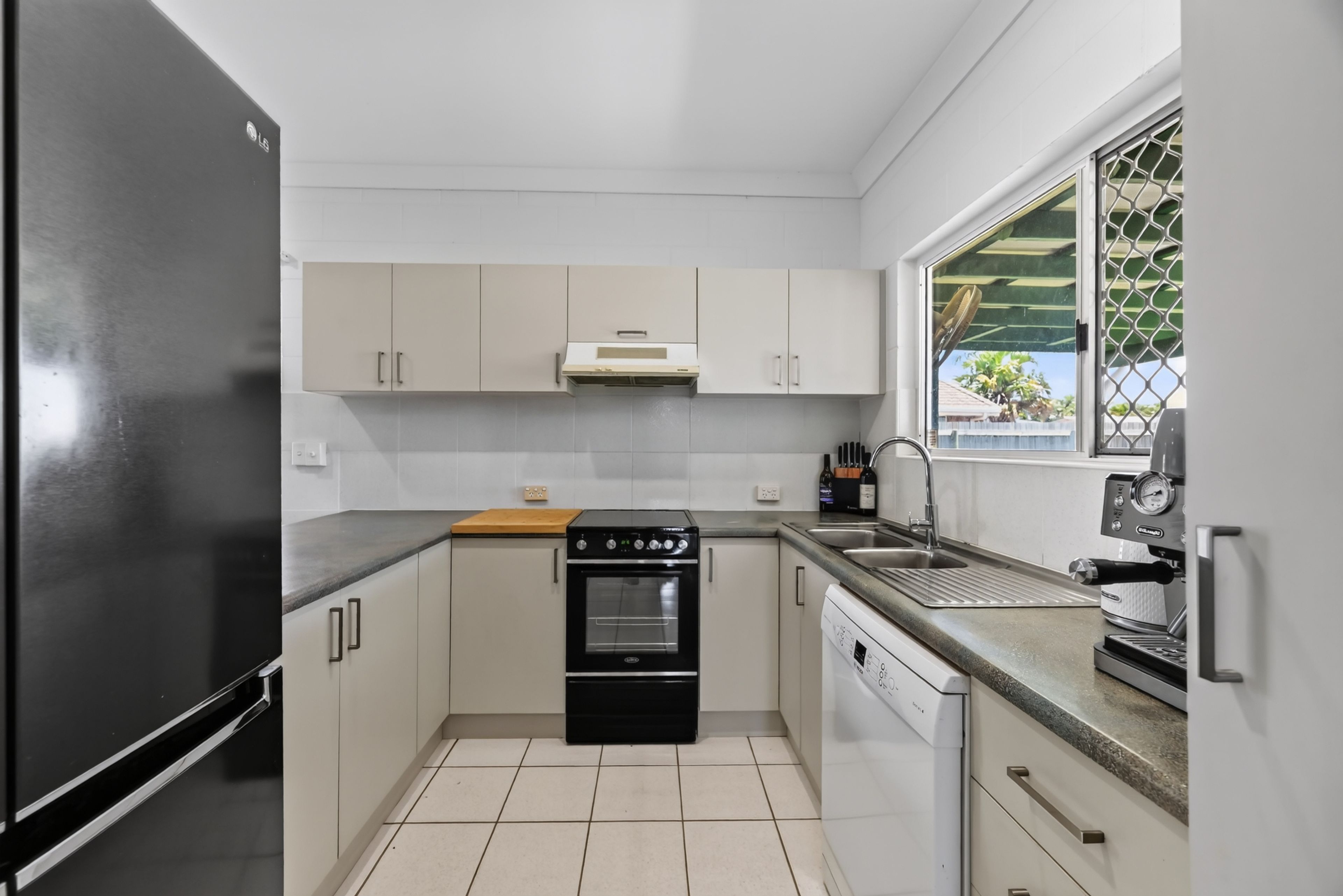 11 Sapphire Court — photo 4 of 16