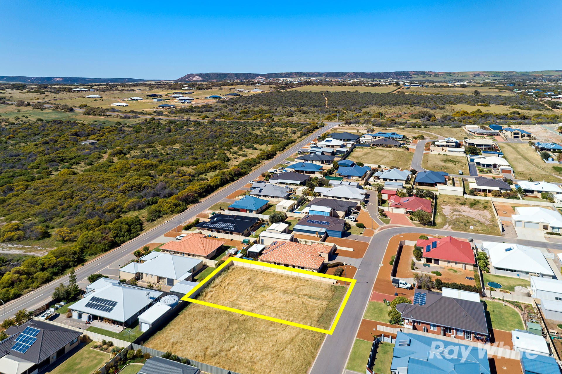 25 Wave Crest Circle, Drummond Cove, WA 6532
