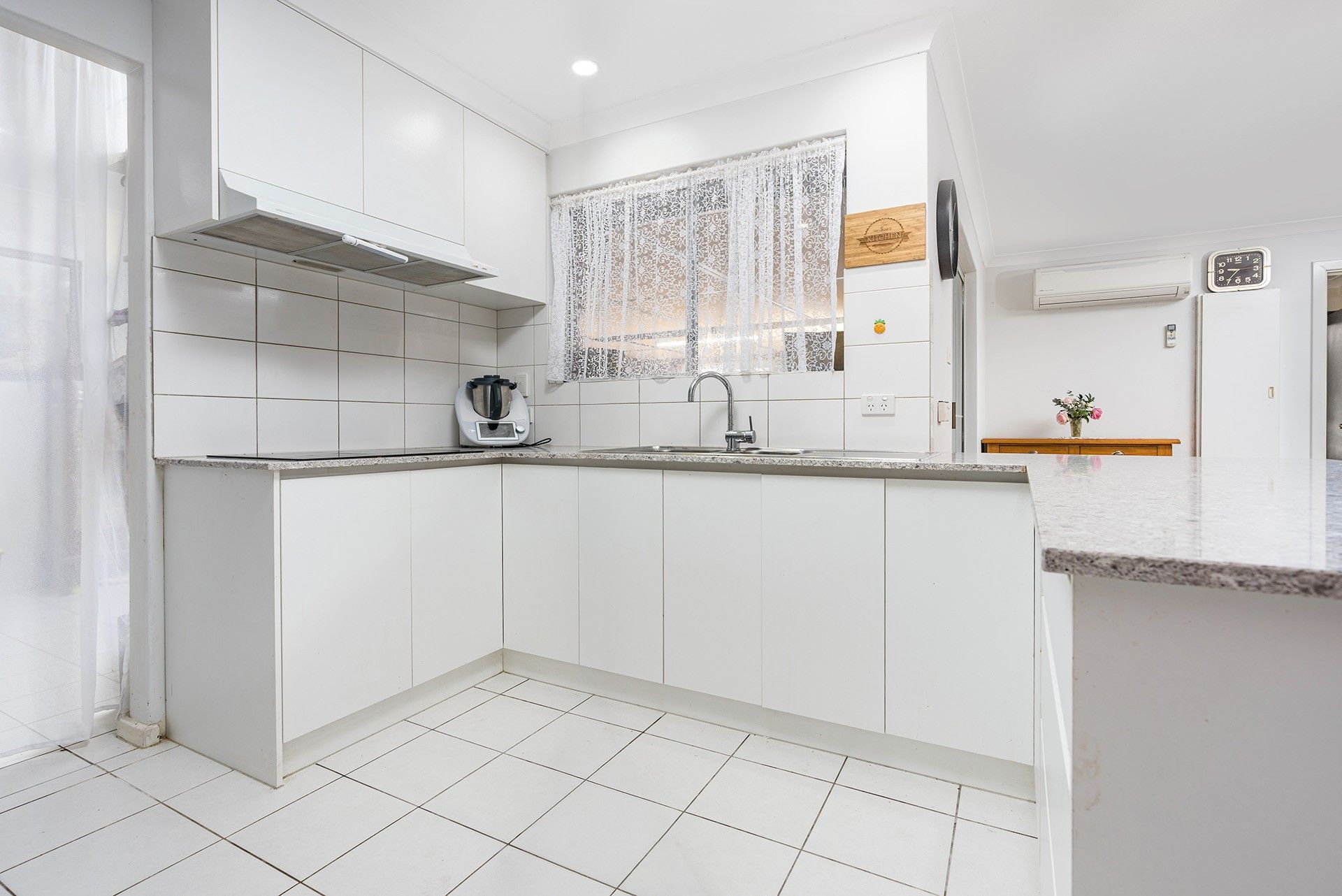 10 Tuart Street — photo 6 of 22