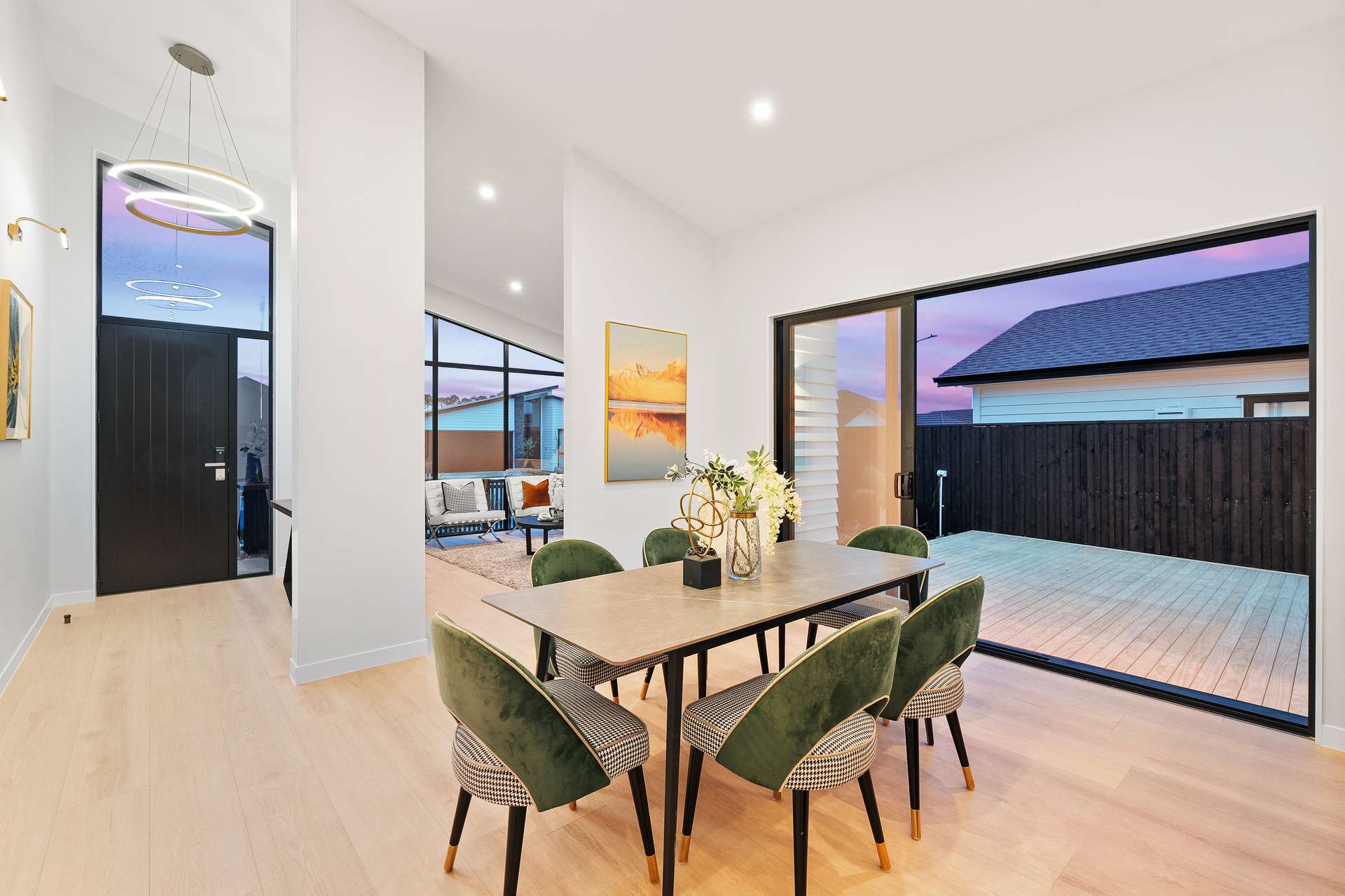 24 Tipu Crescent photo 5