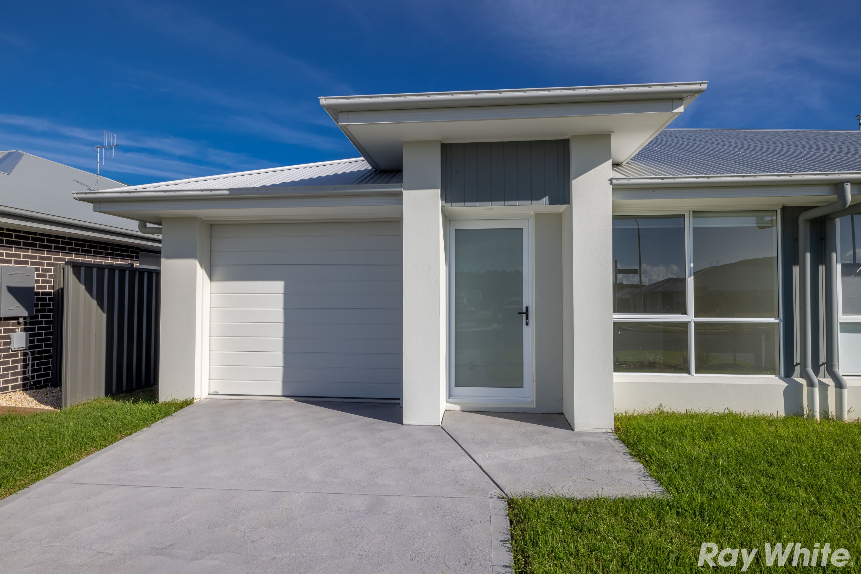 2/46 Iluka Boulevard, Forster, NSW 2428