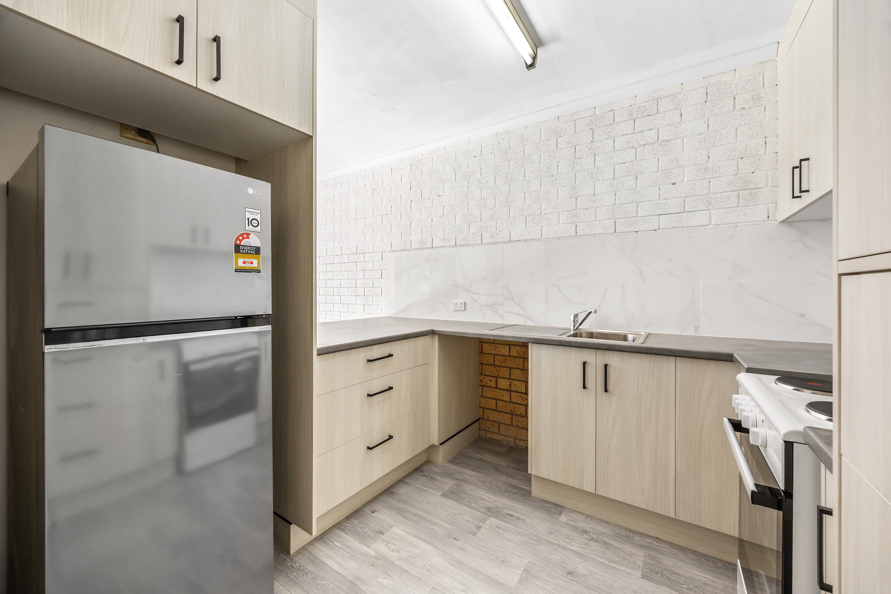 2/8 Yarroon Street, Gladstone Central, QLD 4680