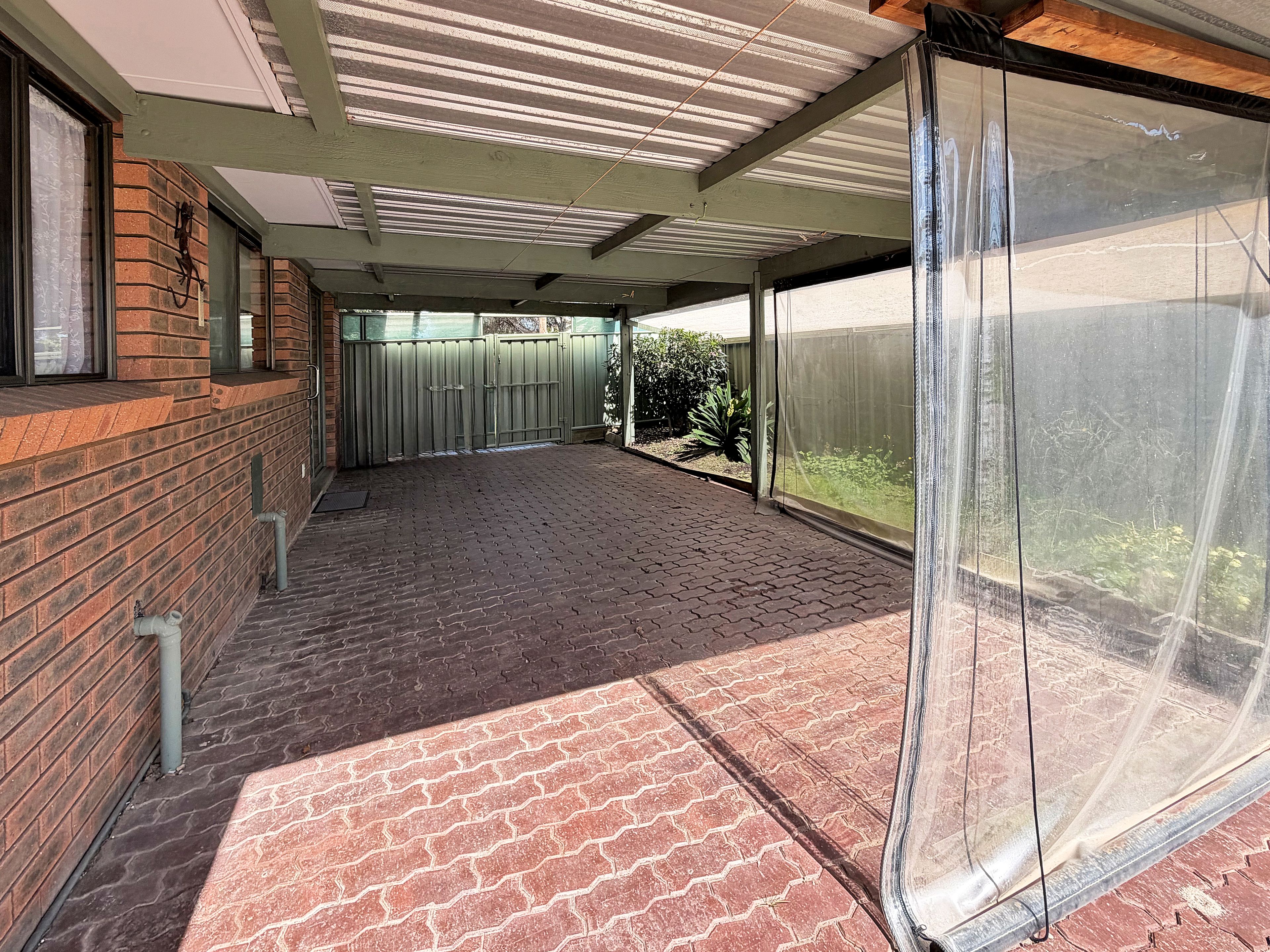 31 Perth Street — photo 7 of 8