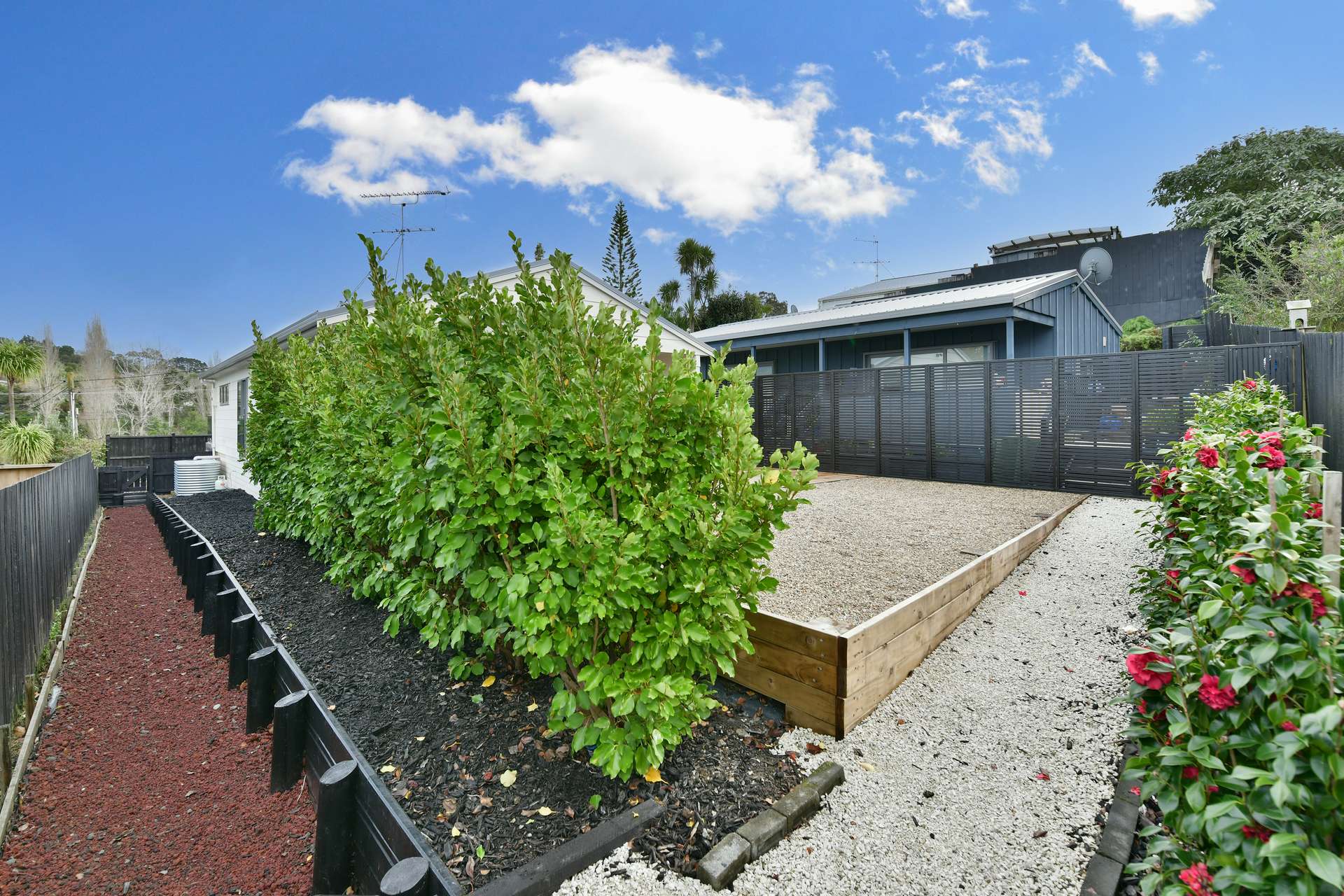 564 Whangaparaoa Road photo 9