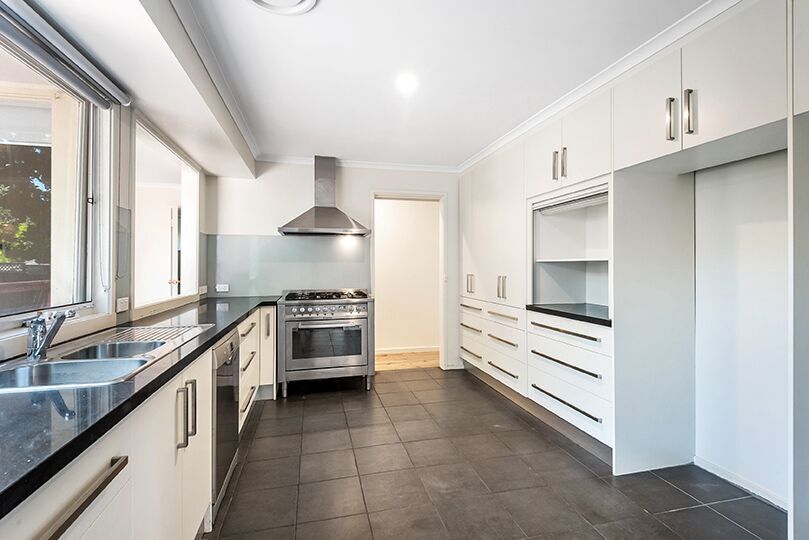 9 Blackman Avenue, Mill Park, VIC 3082