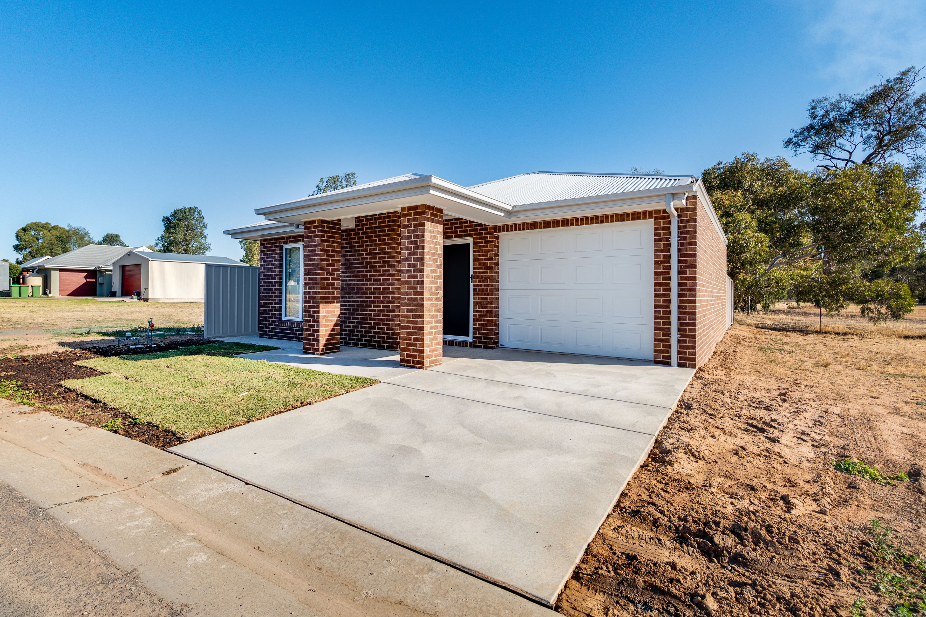 31 Sweetwater Drive — photo 5 of 14