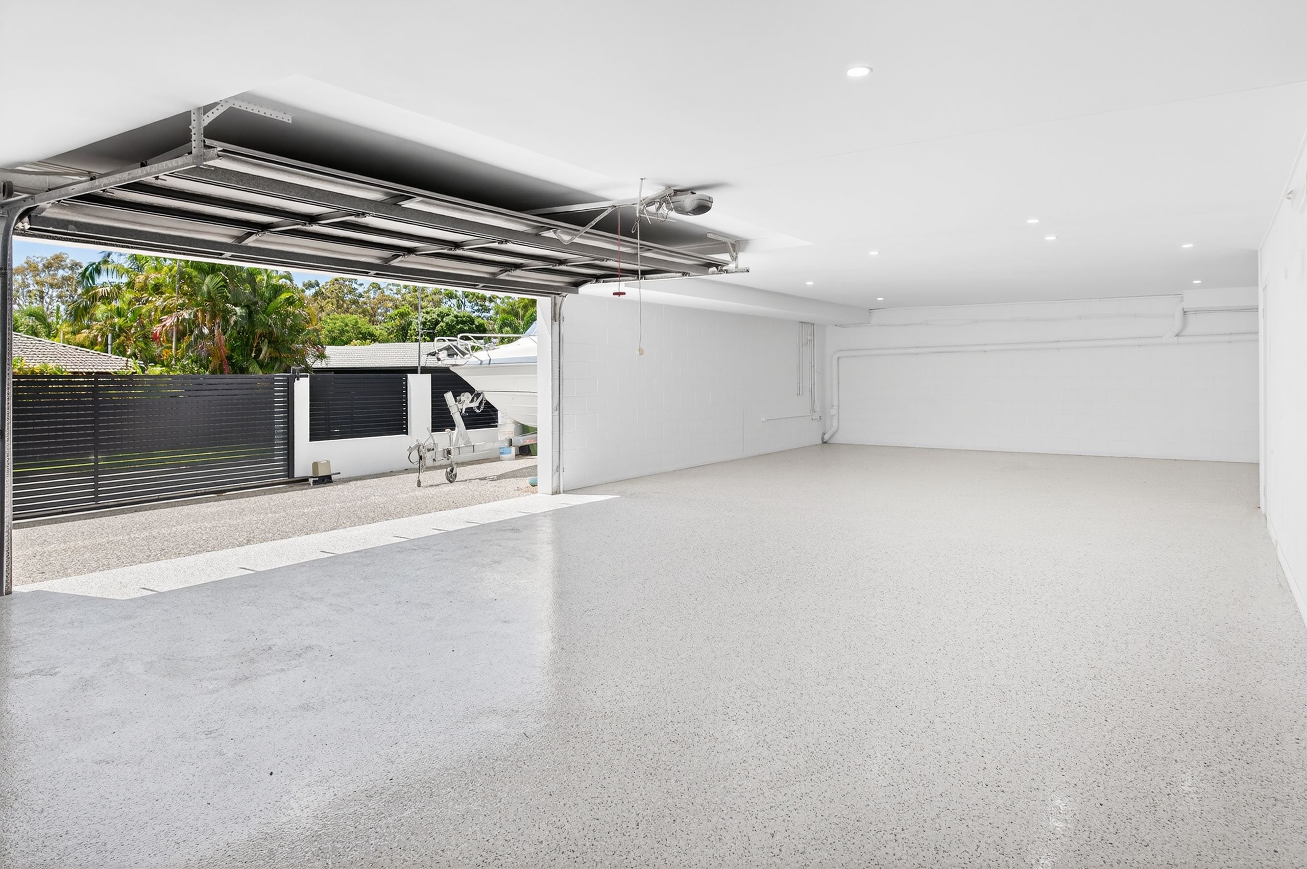 14 Pinaroo Crescent, Ashmore, QLD 4214