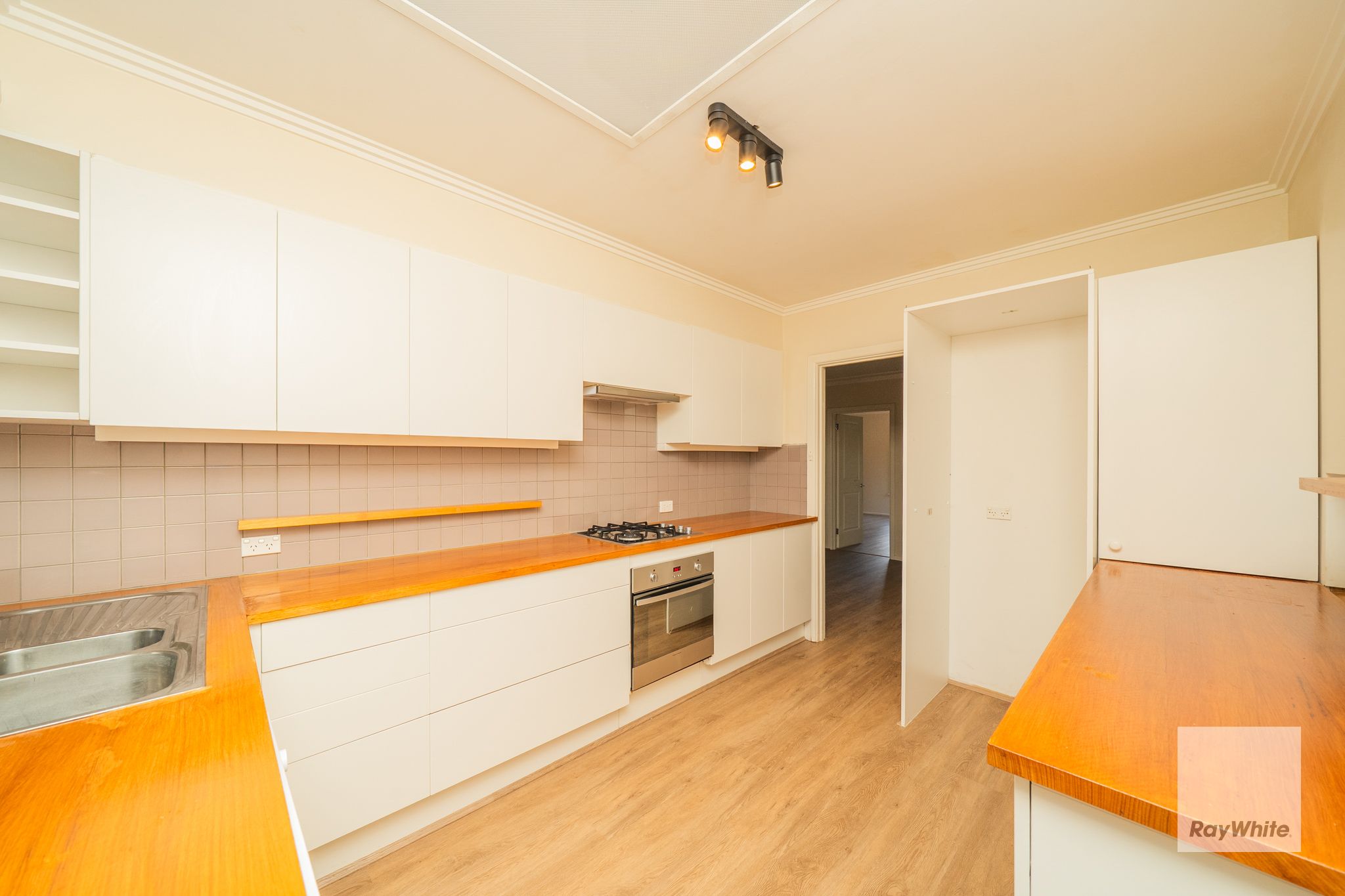 51 Koonung Road — photo 5 of 15
