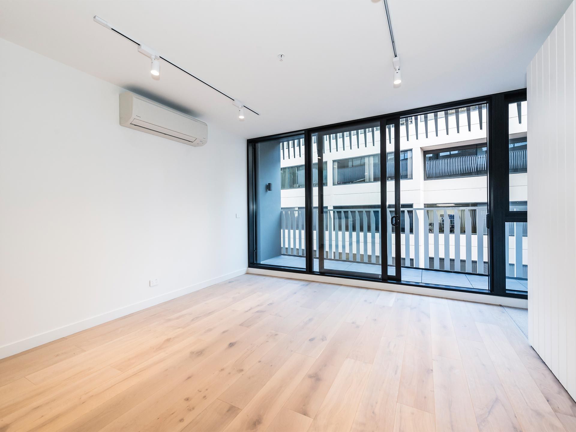 205/75-77 Palmerston Crescent, South Melbourne, VIC 3205