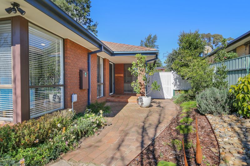 6 Evans Court — photo 2 of 18