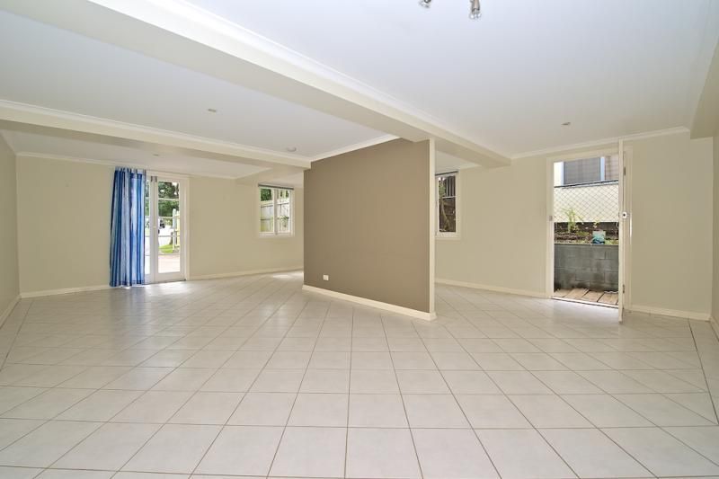 293 Nursery Road, Holland Park, QLD 4121