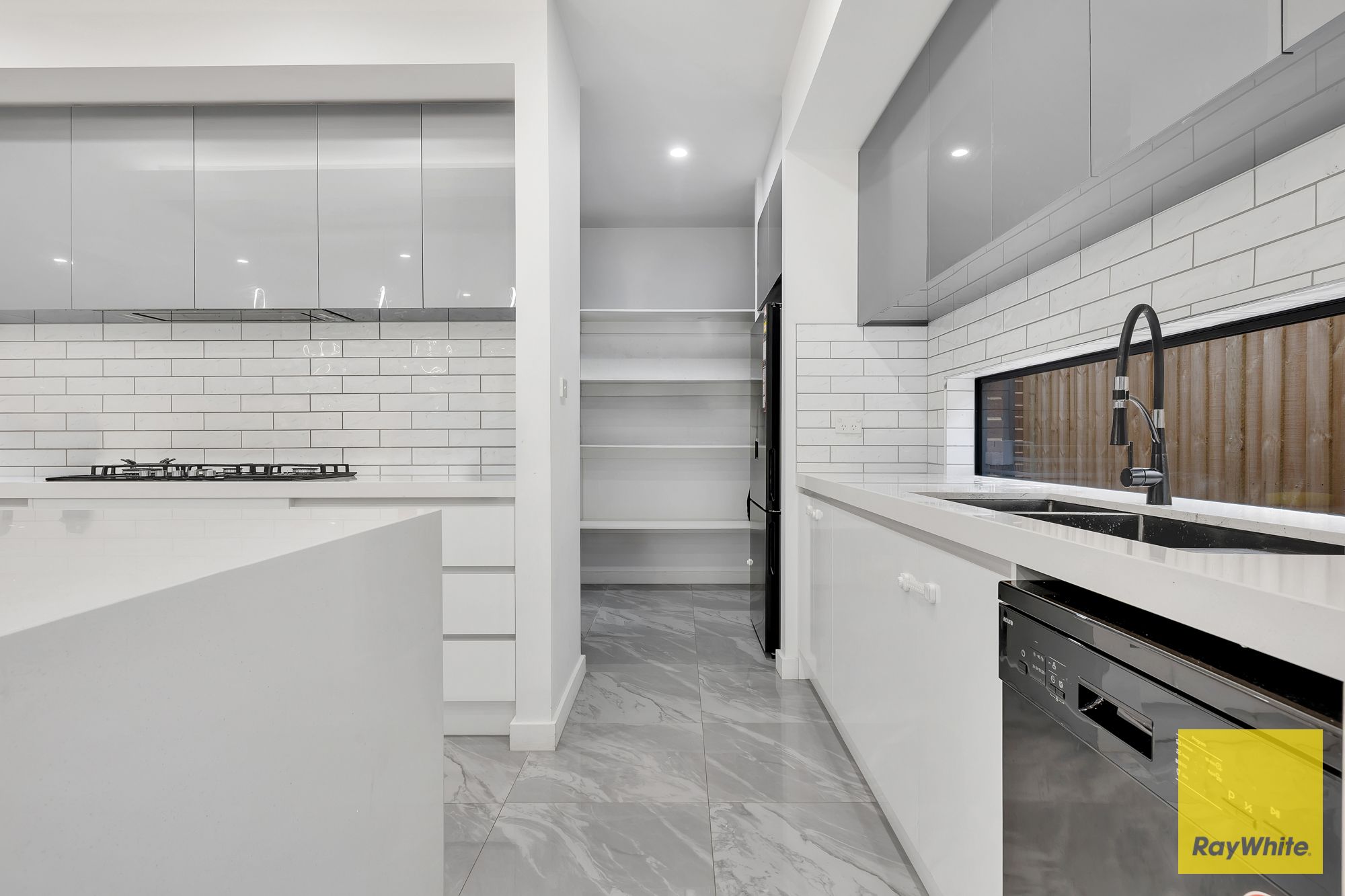 40 Maryanne Way — photo 18 of 30