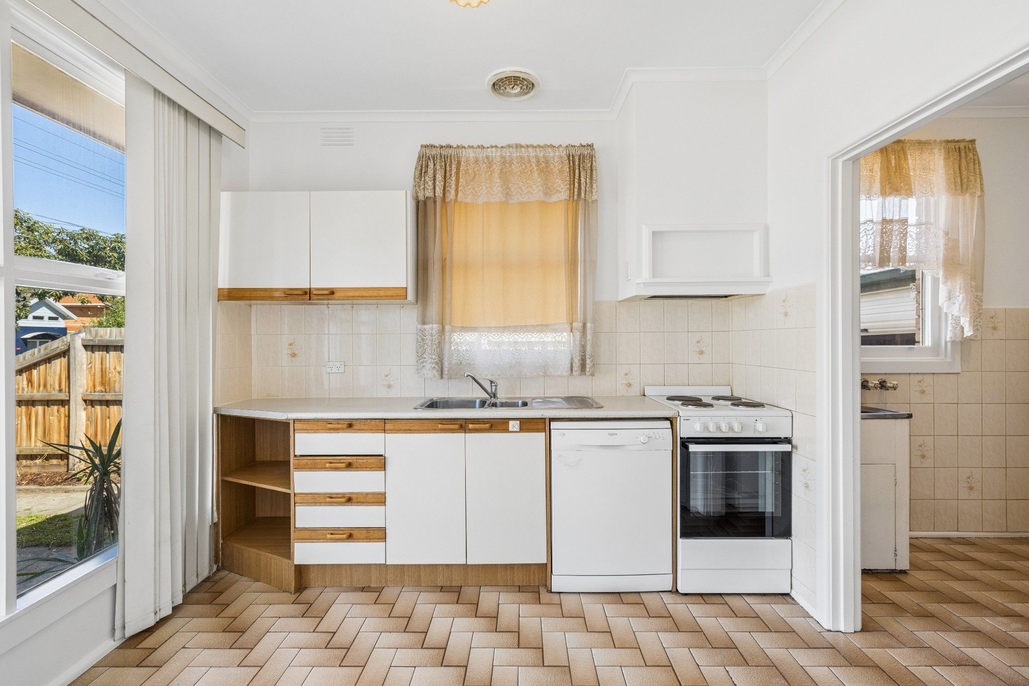 156 Dunne Street — photo 5 of 14
