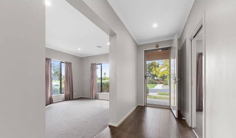 14 Bertie Street, MANOR LAKES, VIC 3024