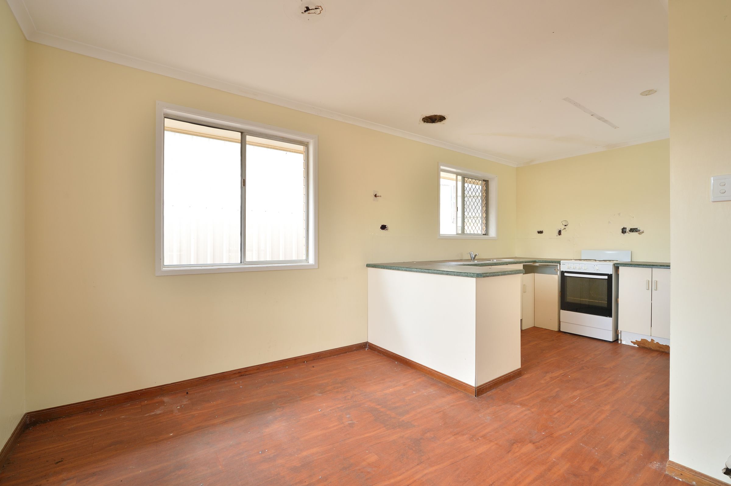 206 Sun Valley Road, Kin Kora, QLD 4680