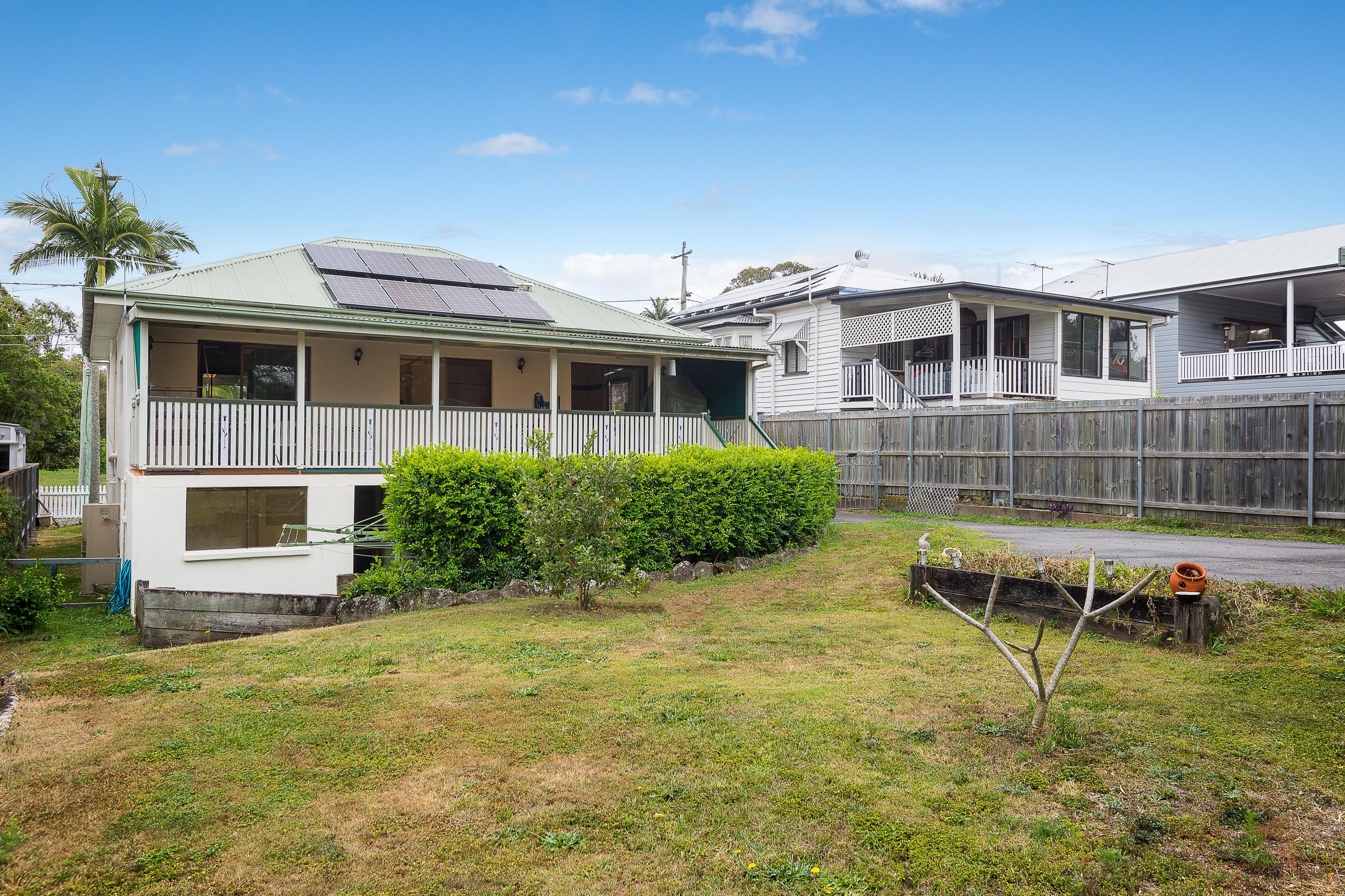 15 Mclean Parade, Ashgrove, QLD 4060