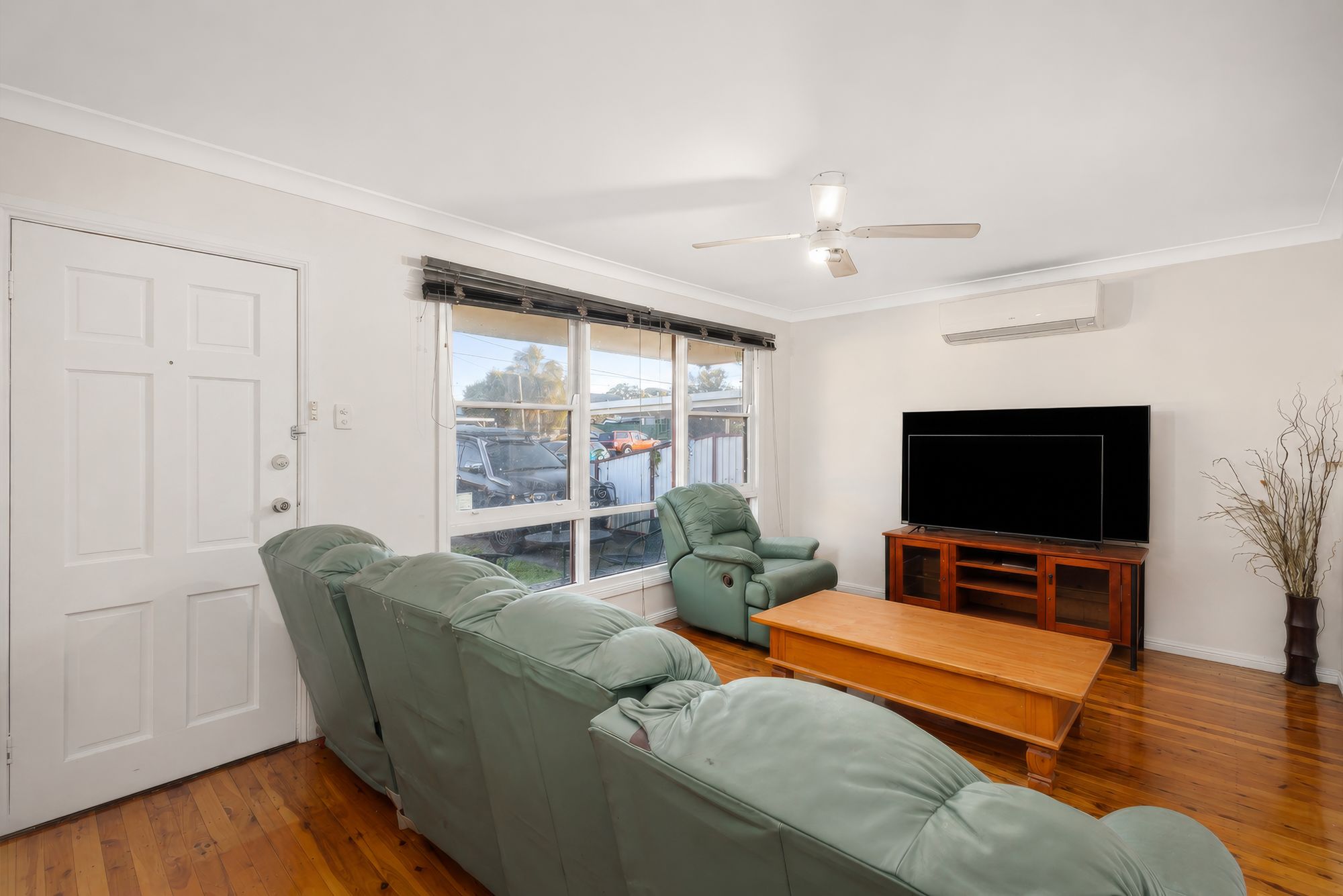 63 Canberra Street — photo 4 of 14