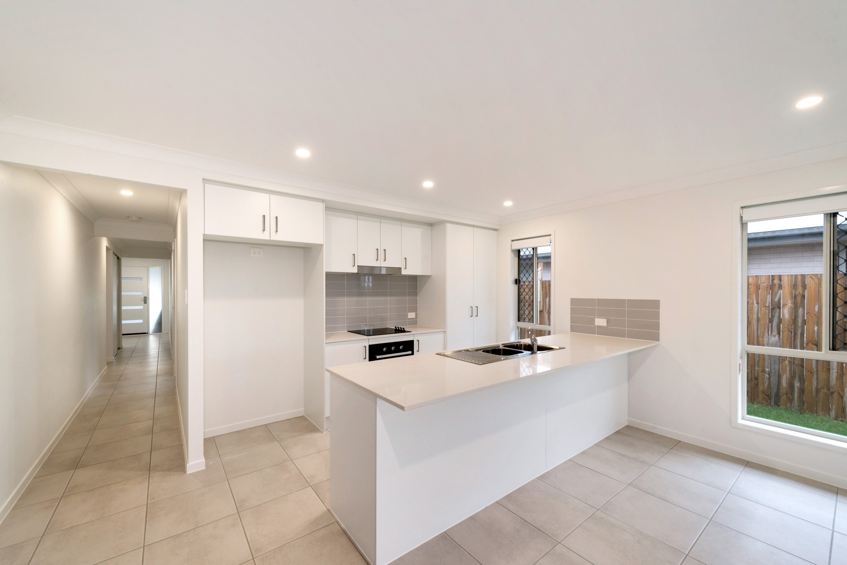 10 Langland Circuit, Walloon, QLD 4306