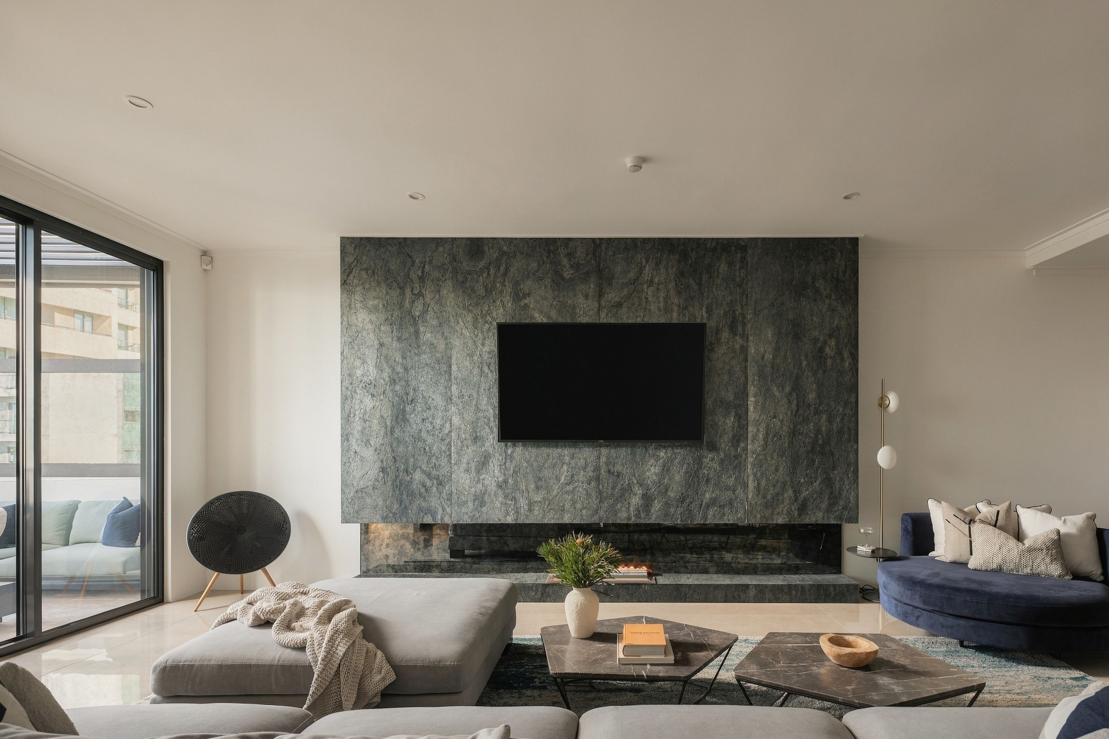 6/455 Adelaide Street — photo 3 of 23