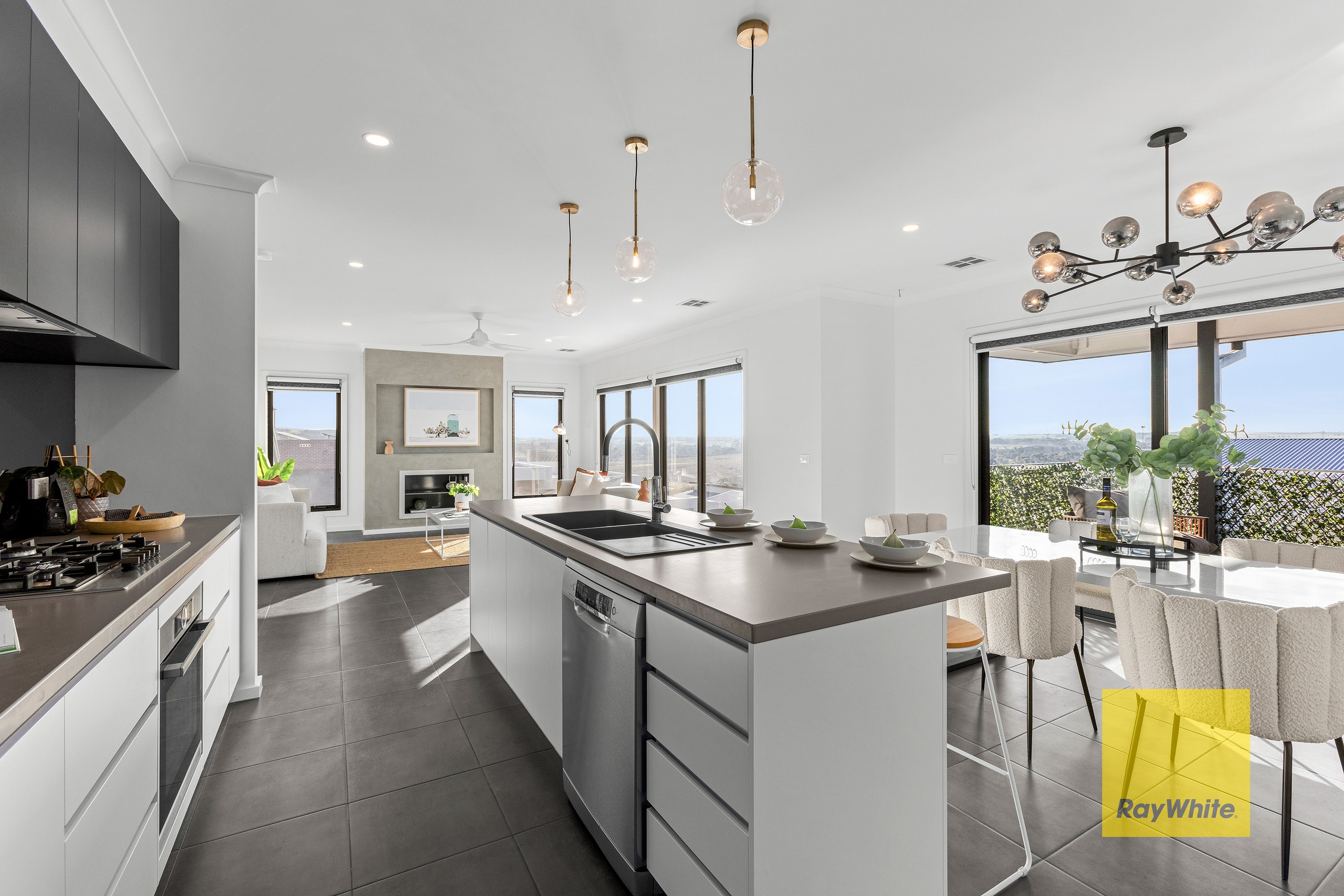 10 Annmaree Road, Highton, VIC 3216