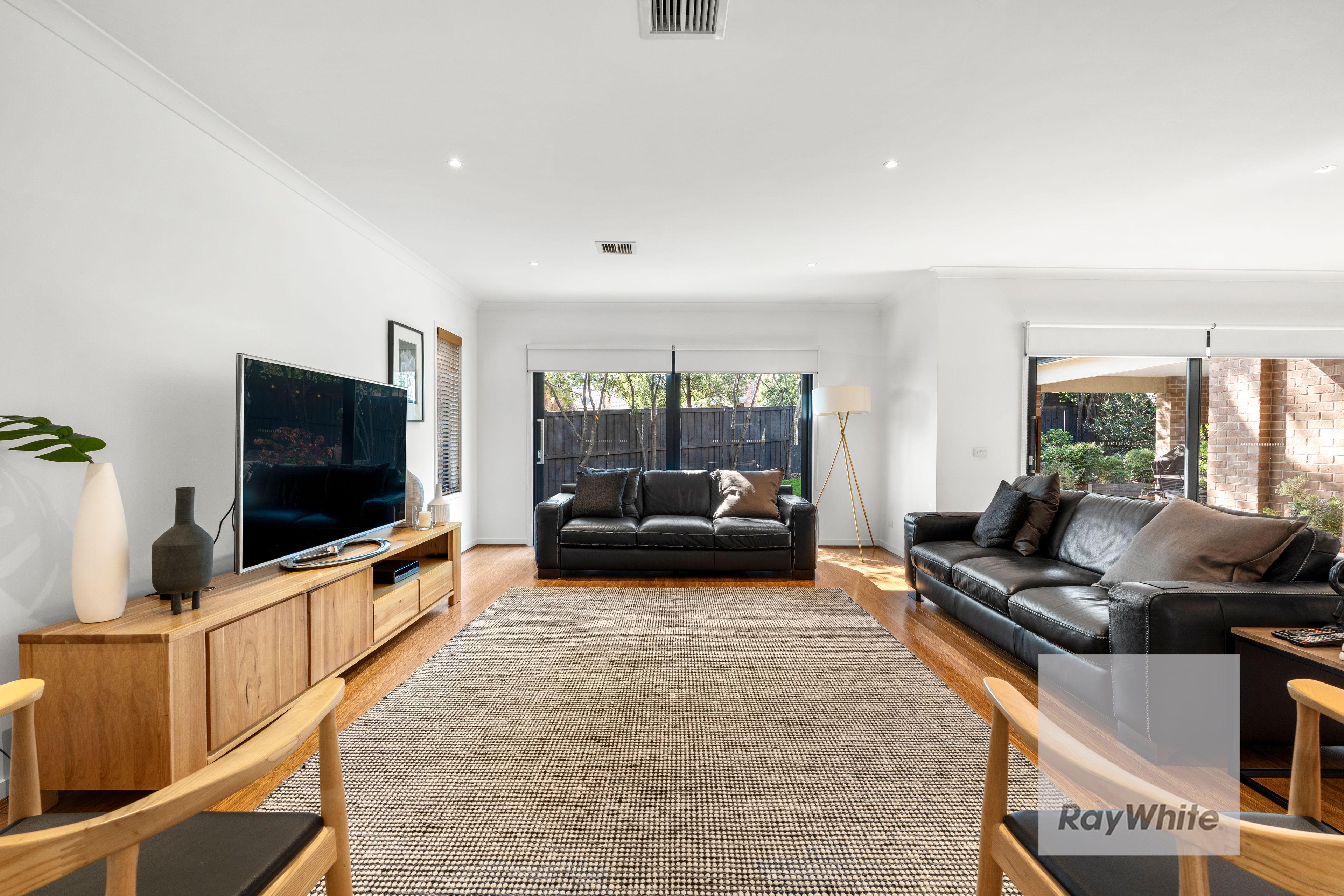 16 Waterview Drive — photo 7 of 20
