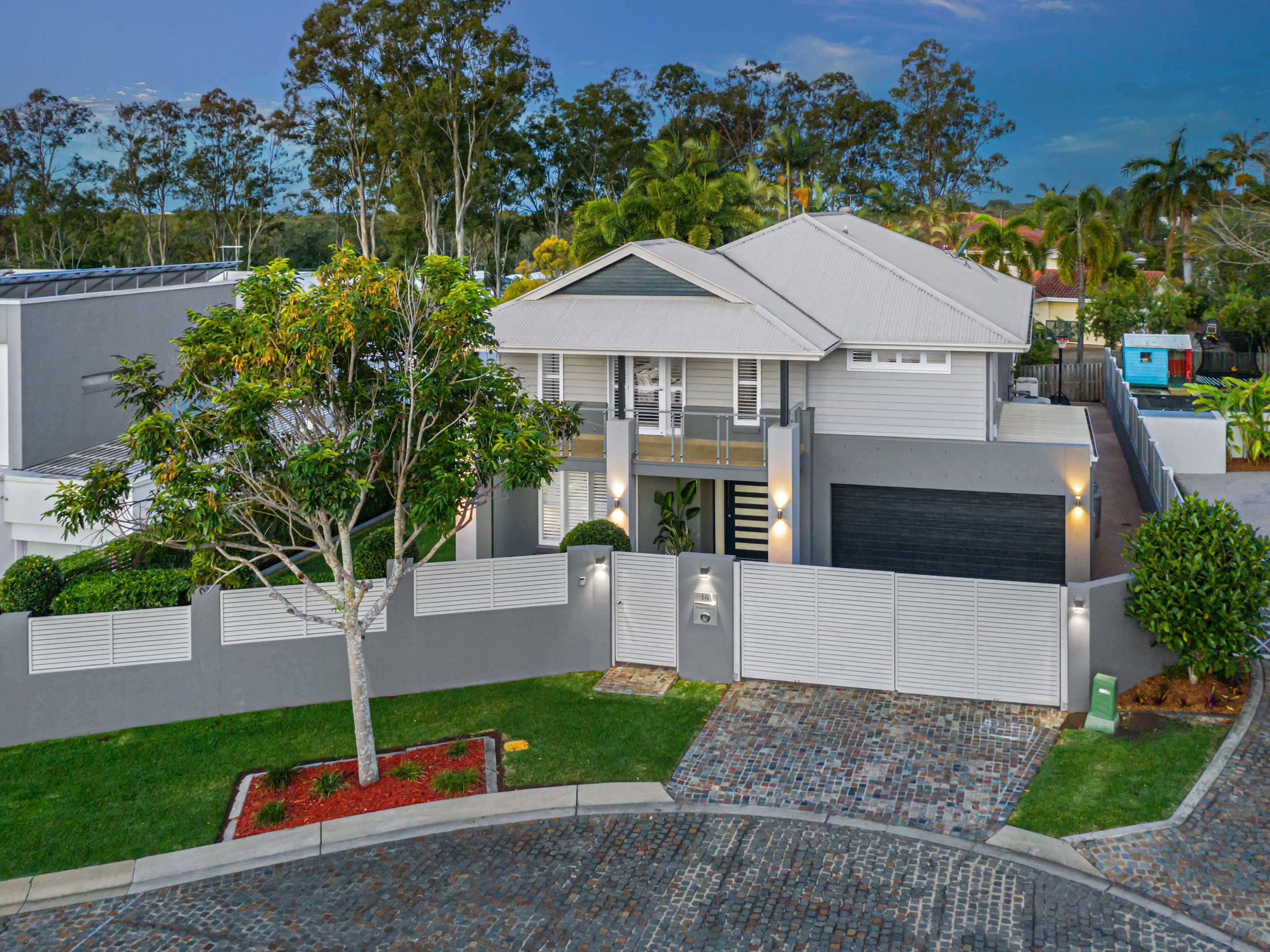 16 Dress Circle Court, Bridgeman Downs, QLD 4035