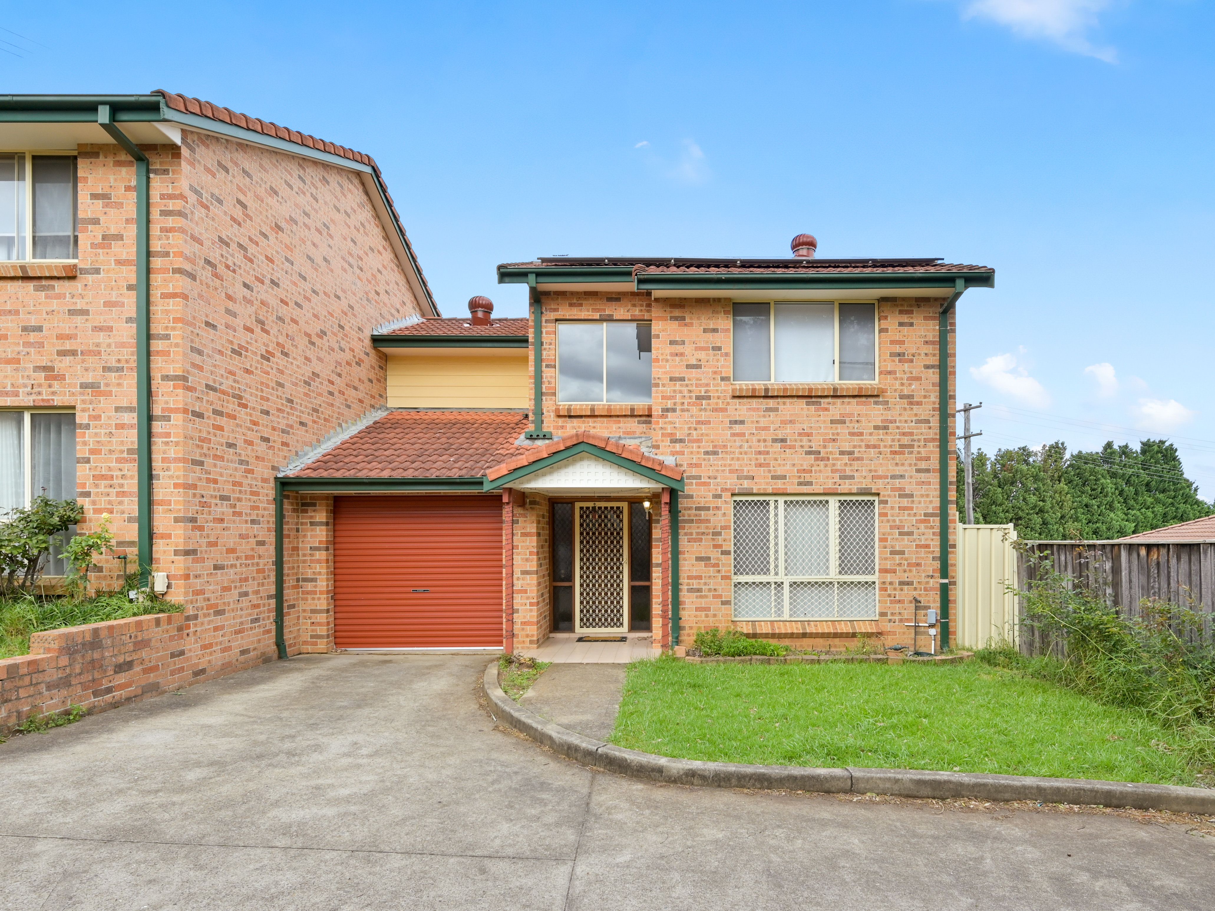 5 Jacquinot Place, Glenfield NSW 2167