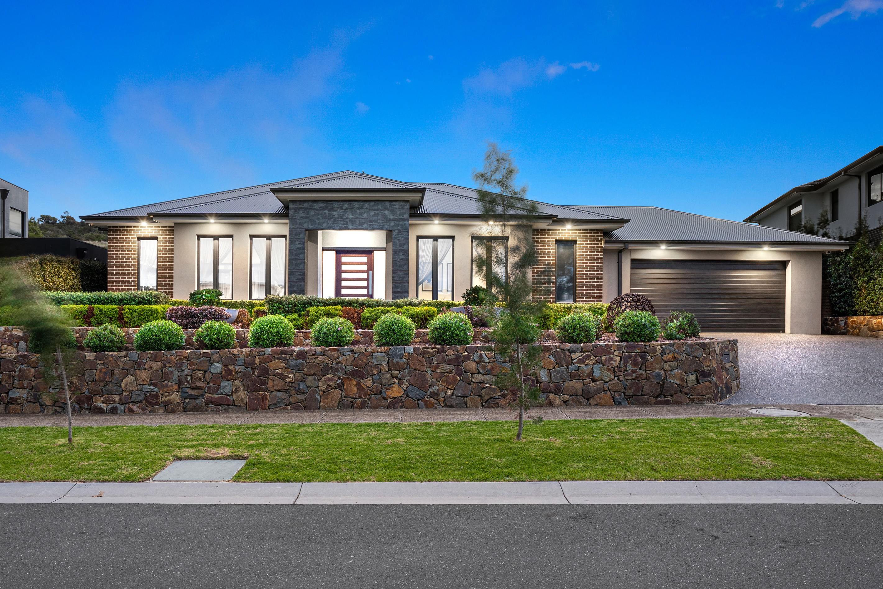 32 Highpoint Drive, South Morang, VIC 3752