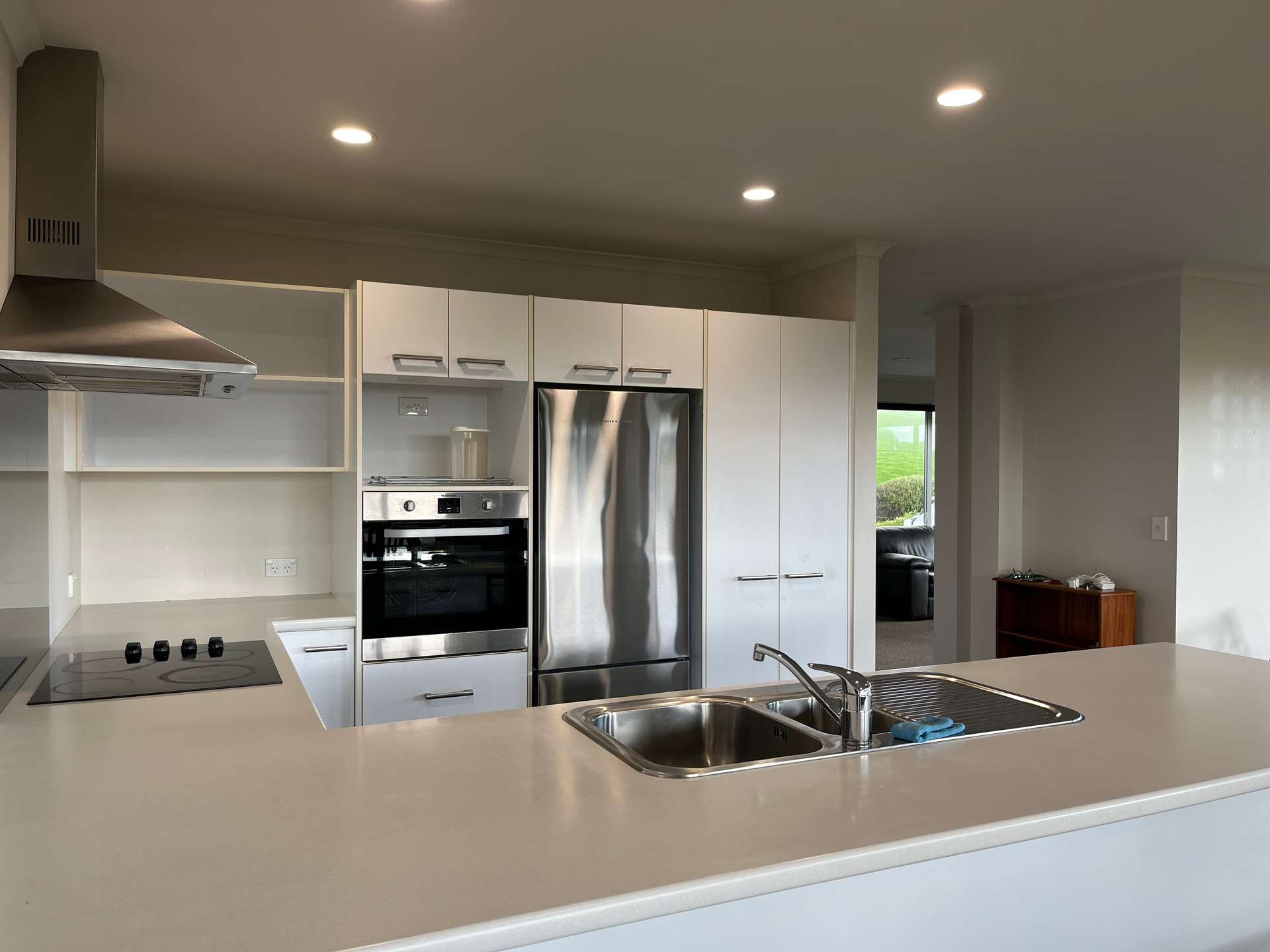15 Seascape Crescent photo 10