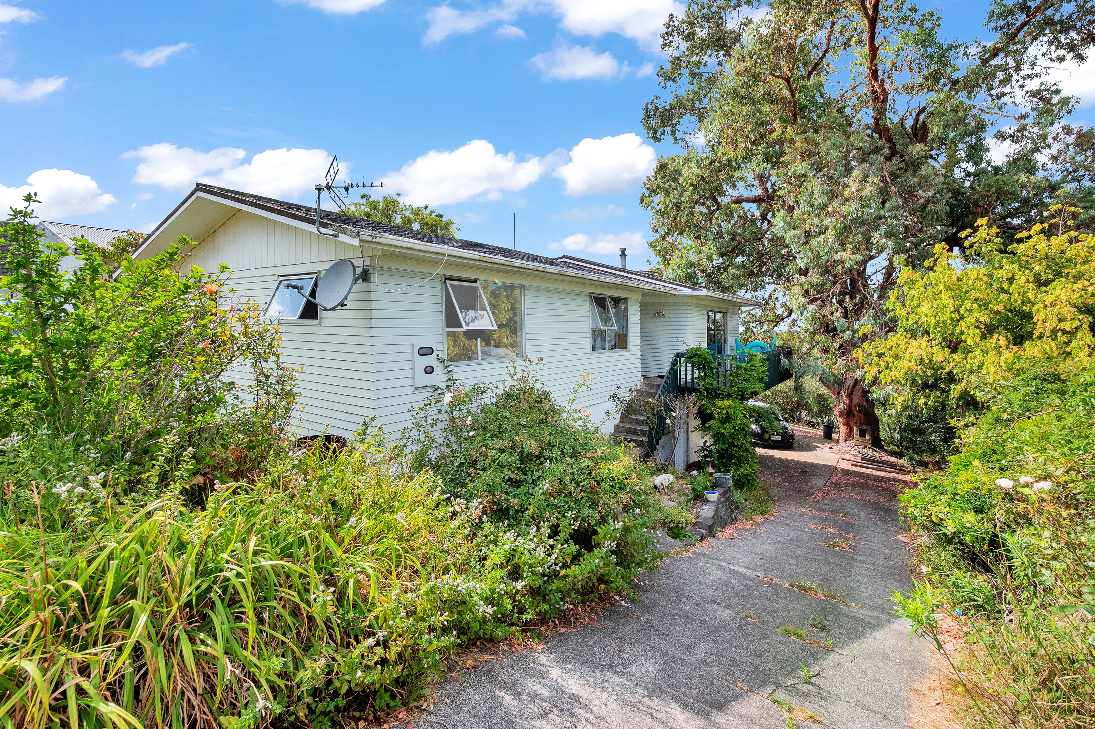 40 Cyclarama Crescent, Massey, Waitakere City