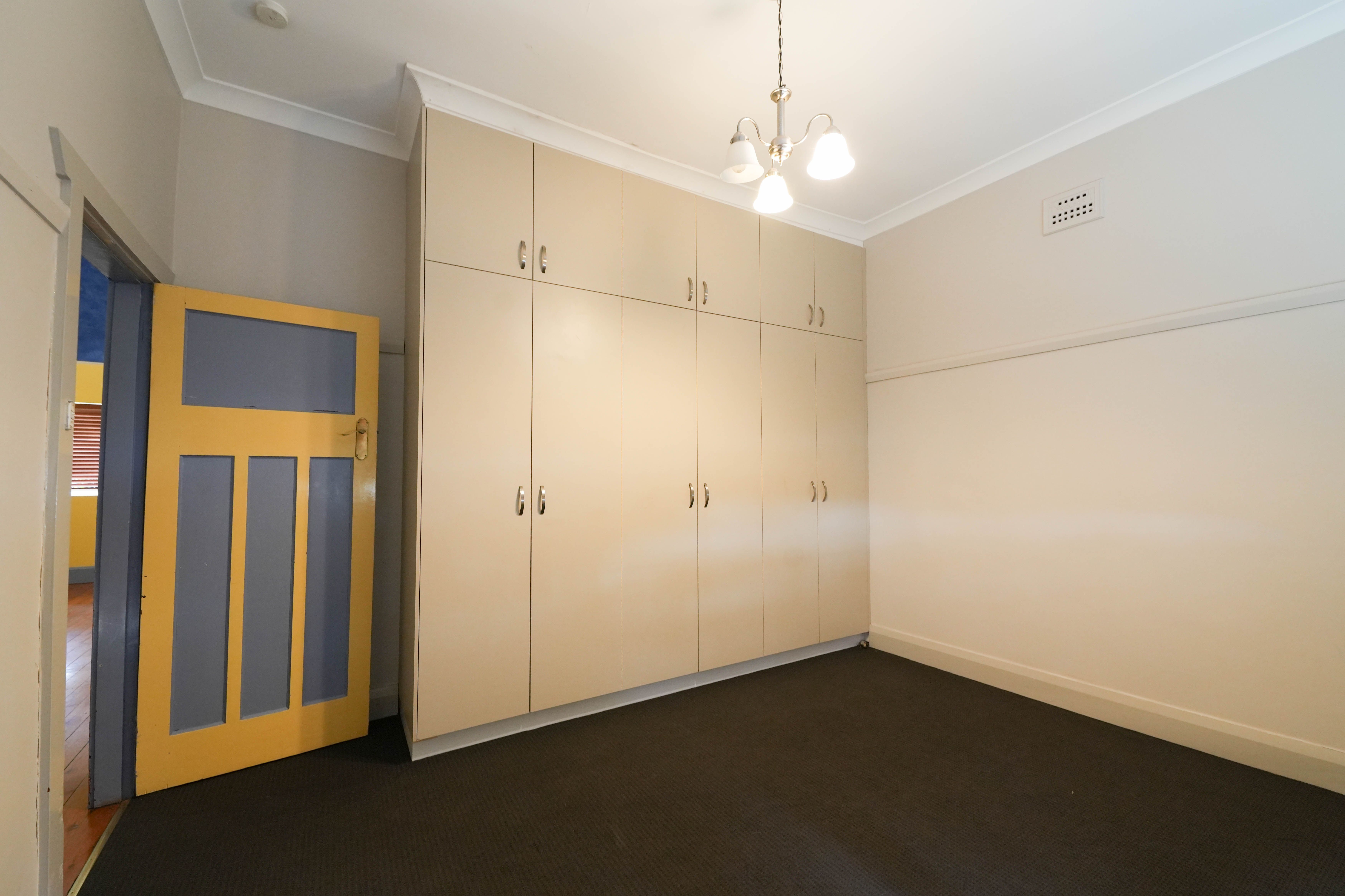 24 High Street — photo 6 of 12