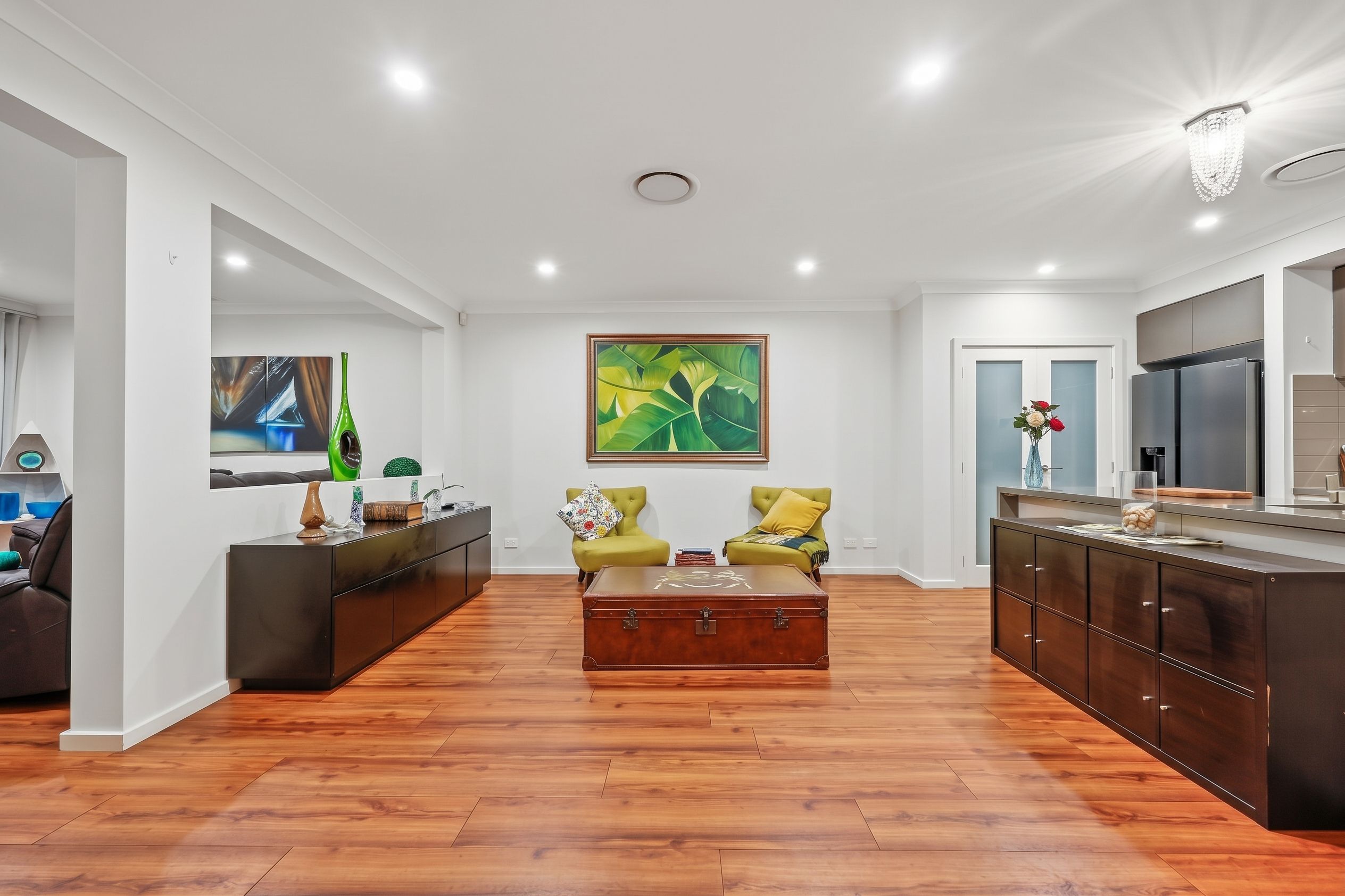 Immaculately Designed, Spacious Family Home on a Generous 416 sqm Block Of Land! — photo 4 of 17
