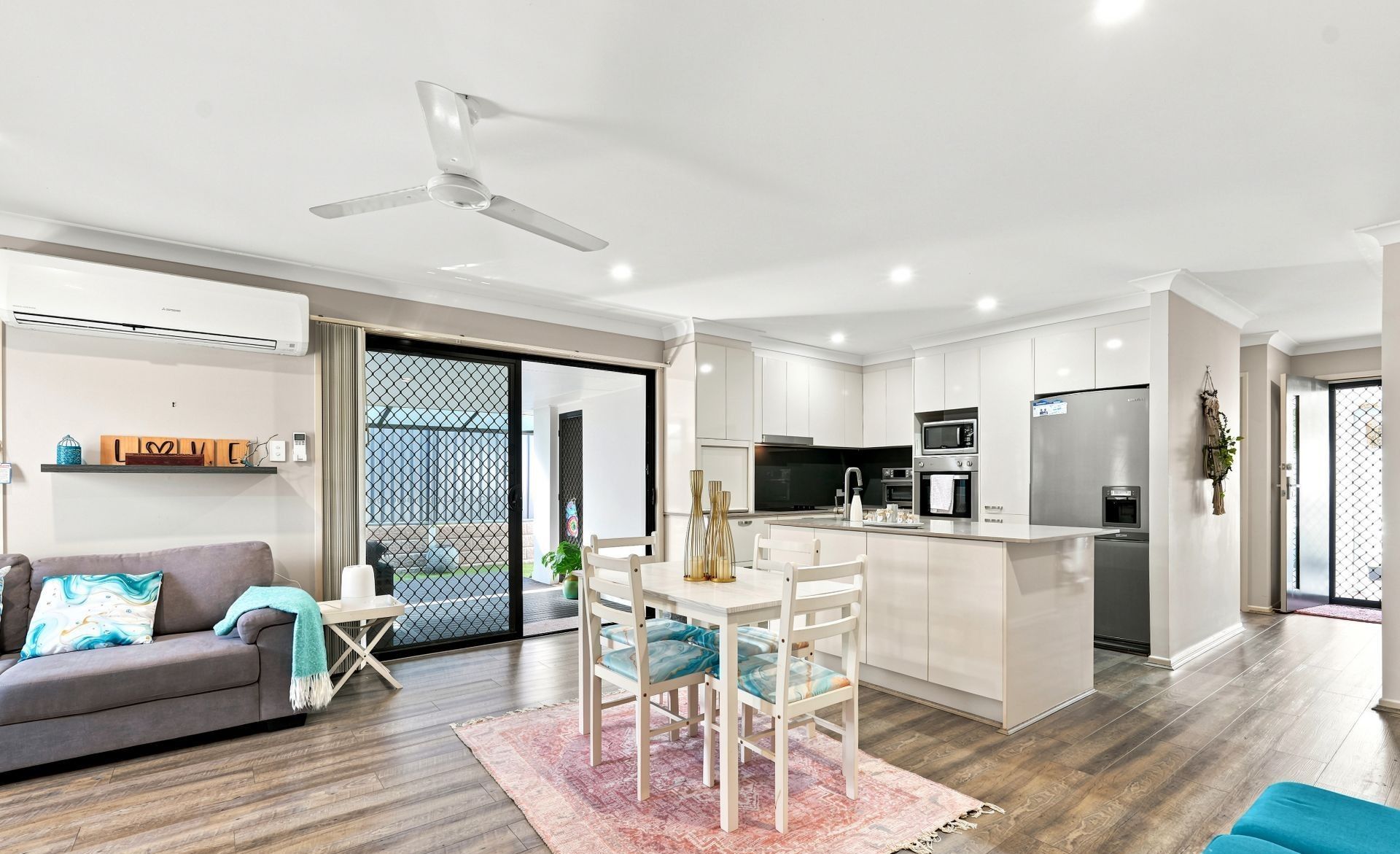 2/20 Stoneleigh Way — photo 7 of 24