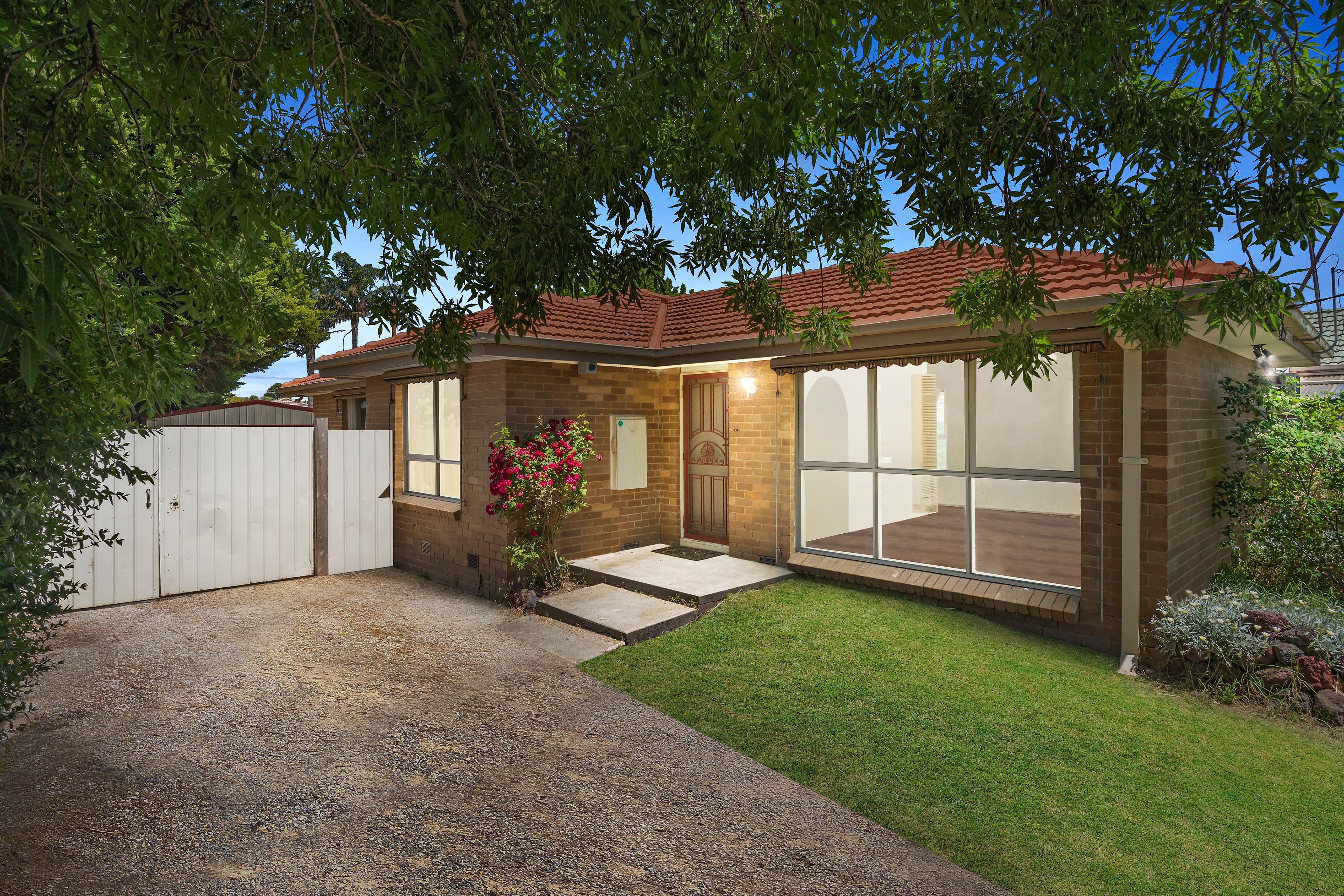 18 Fenfield Street, Cranbourne VIC 3977