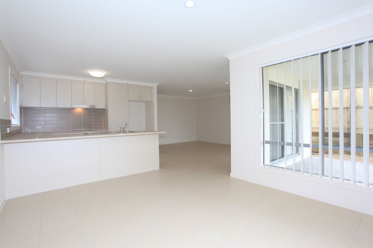 6 Lomond Street, North Lakes, QLD 4509