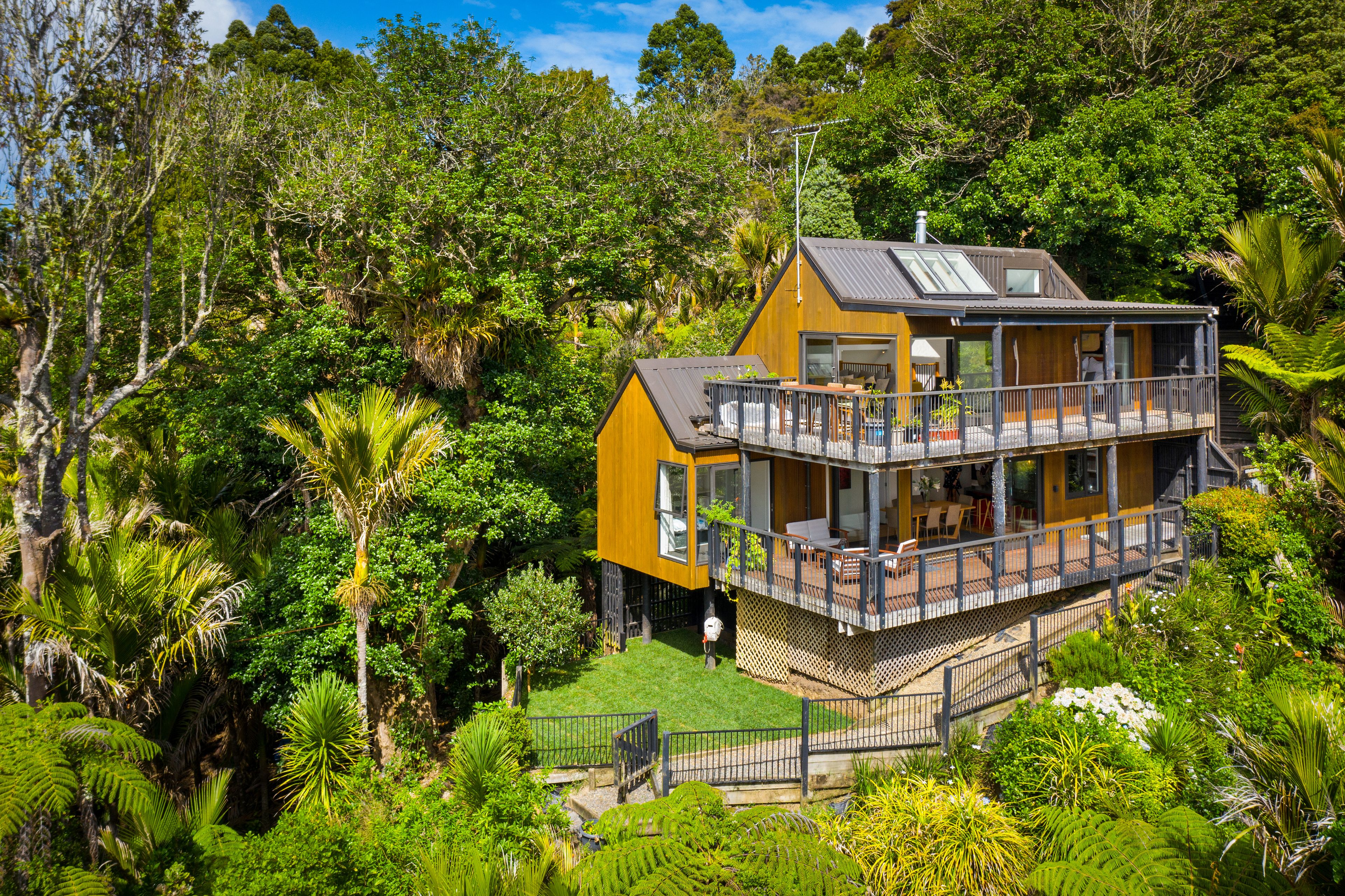52 Kauri Point Road, Laingholm, Waitakere City