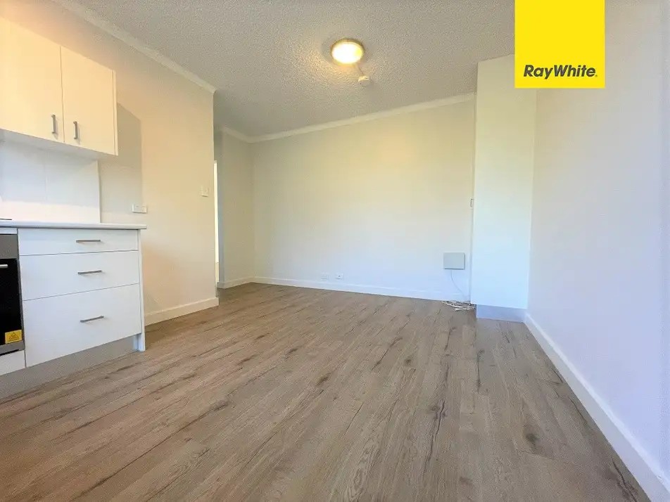 4/102 Dumaresq Street, Campbelltown, NSW 2560