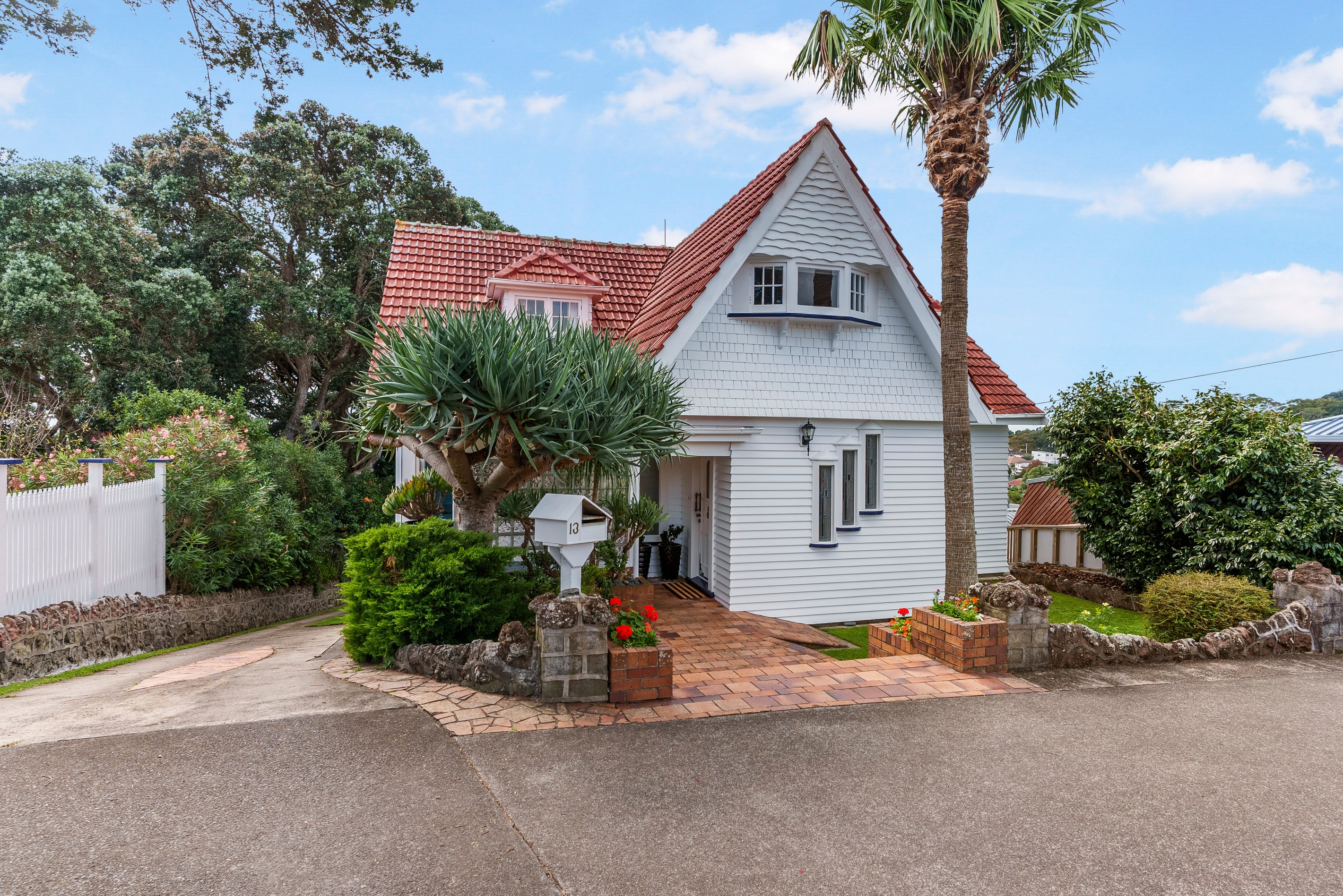 13 Quest Terrace, Three Kings, Auckland City