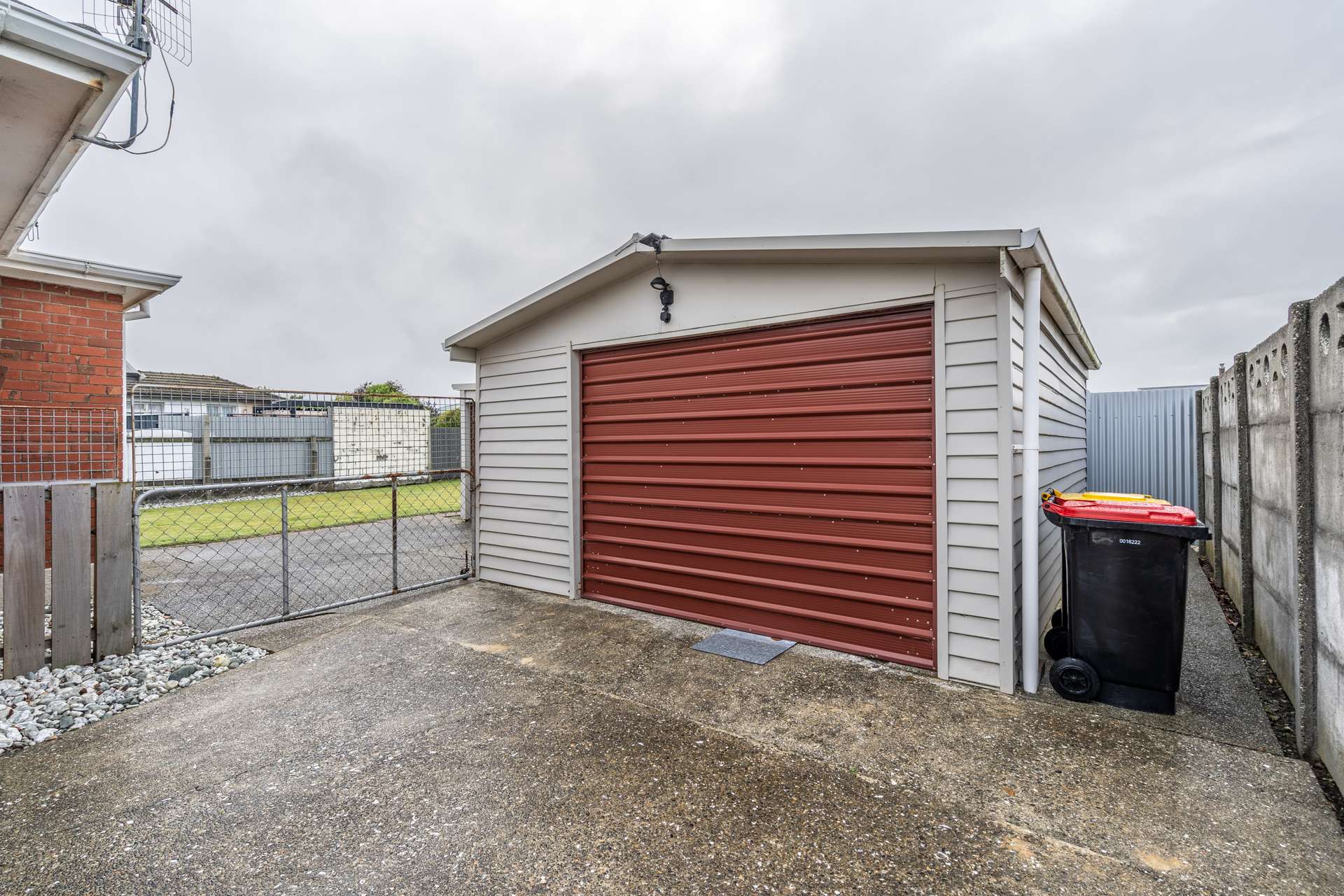 82 Saturn Street photo 18