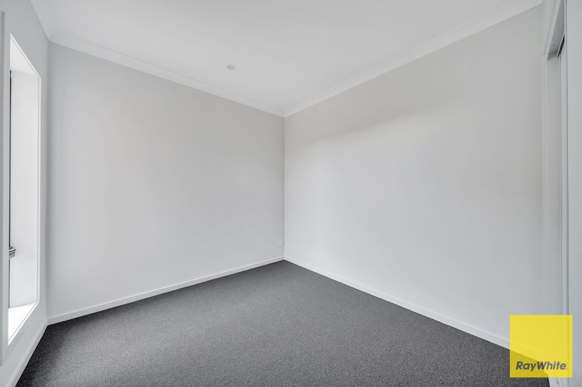 15 Fieldia Road — photo 10 of 13