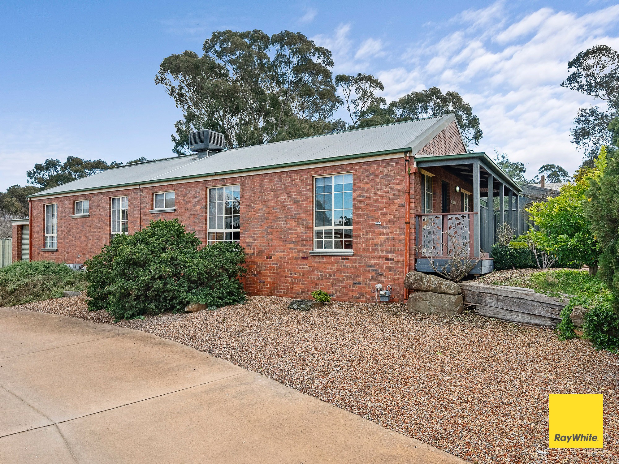 10/18 Lowe Street, Kangaroo Flat, VIC 3555