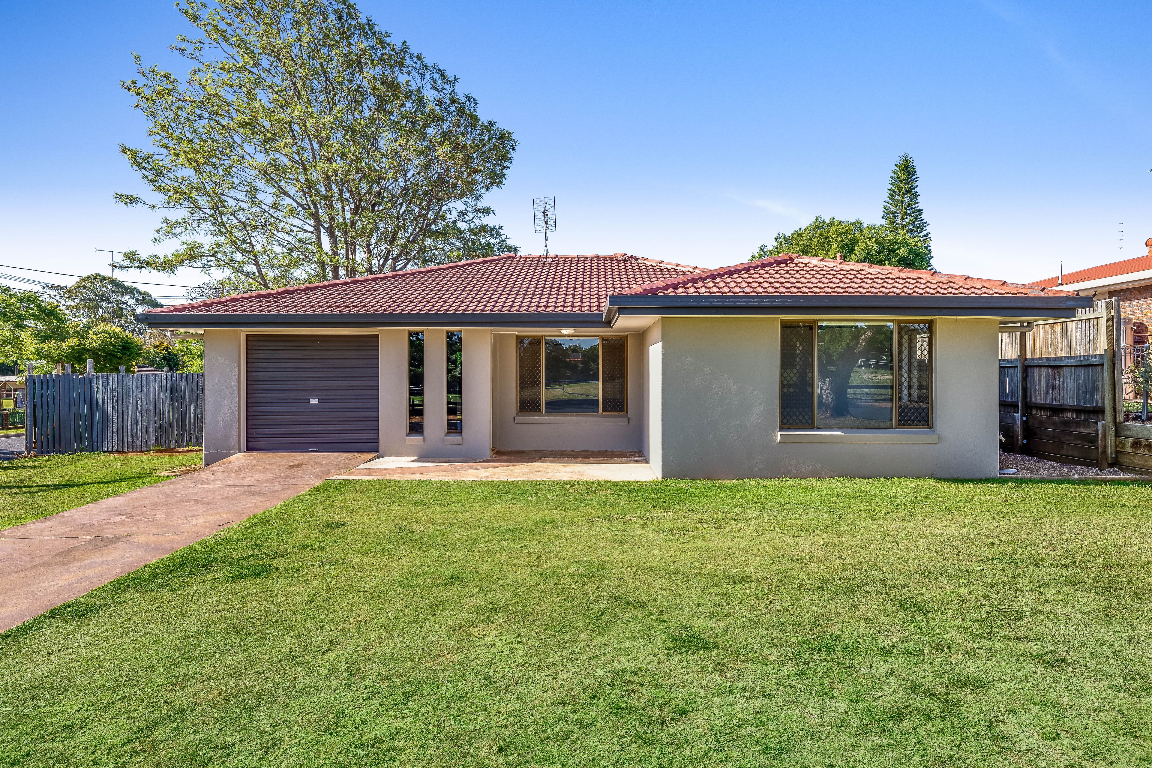 15 Damian Crescent, Kearneys Spring QLD 4350