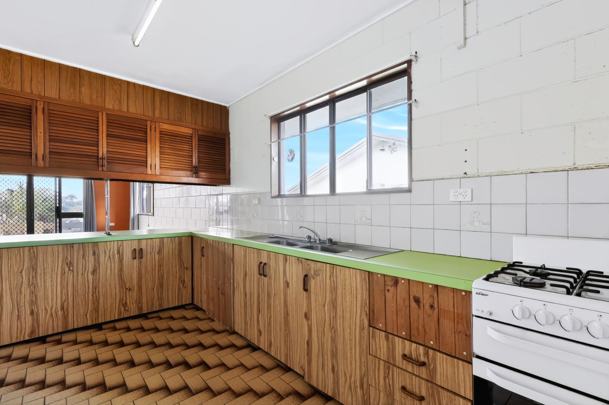 15 Kruckow Street — photo 7 of 22