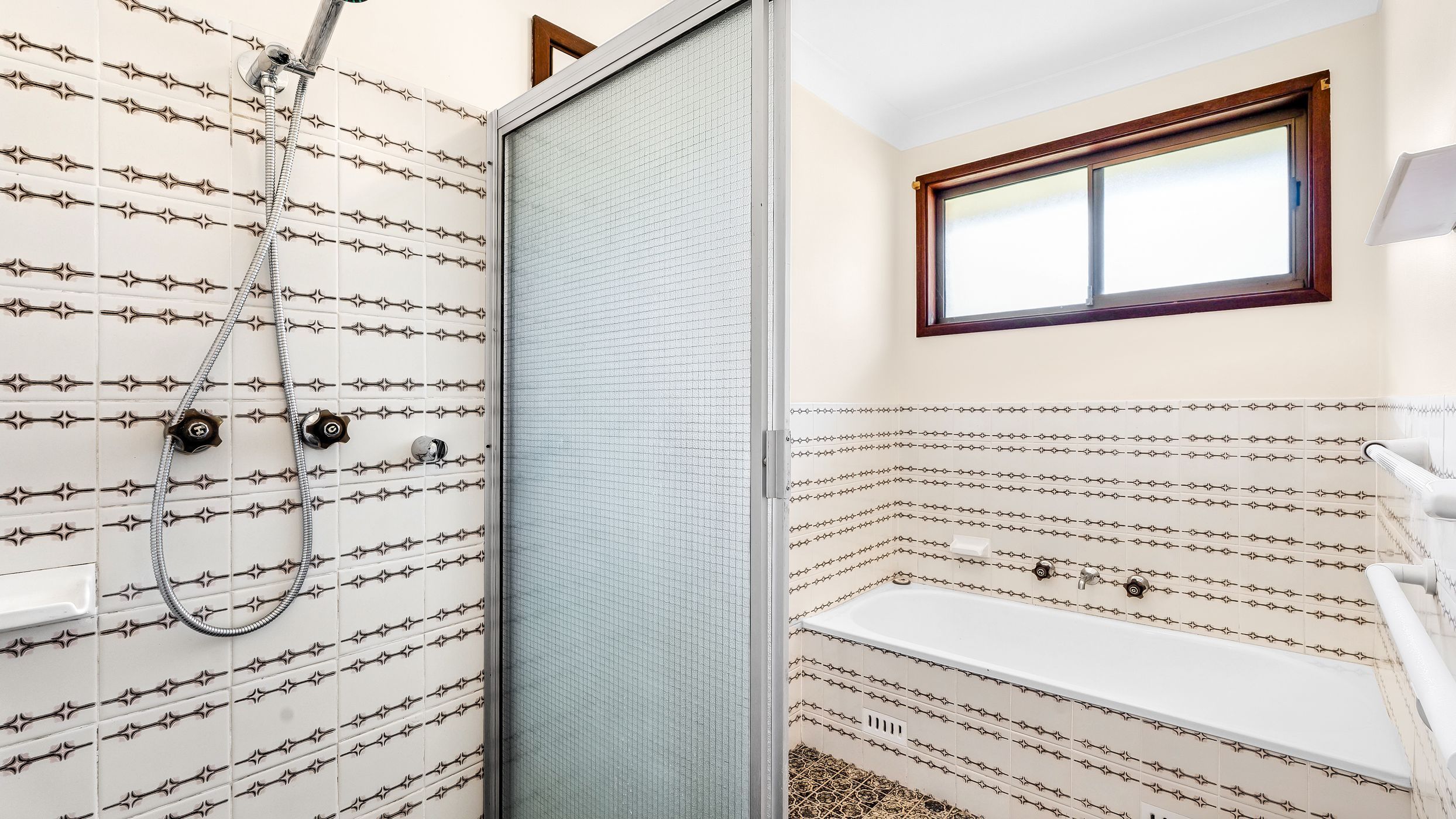 177 Golden Valley Drive — photo 8 of 11