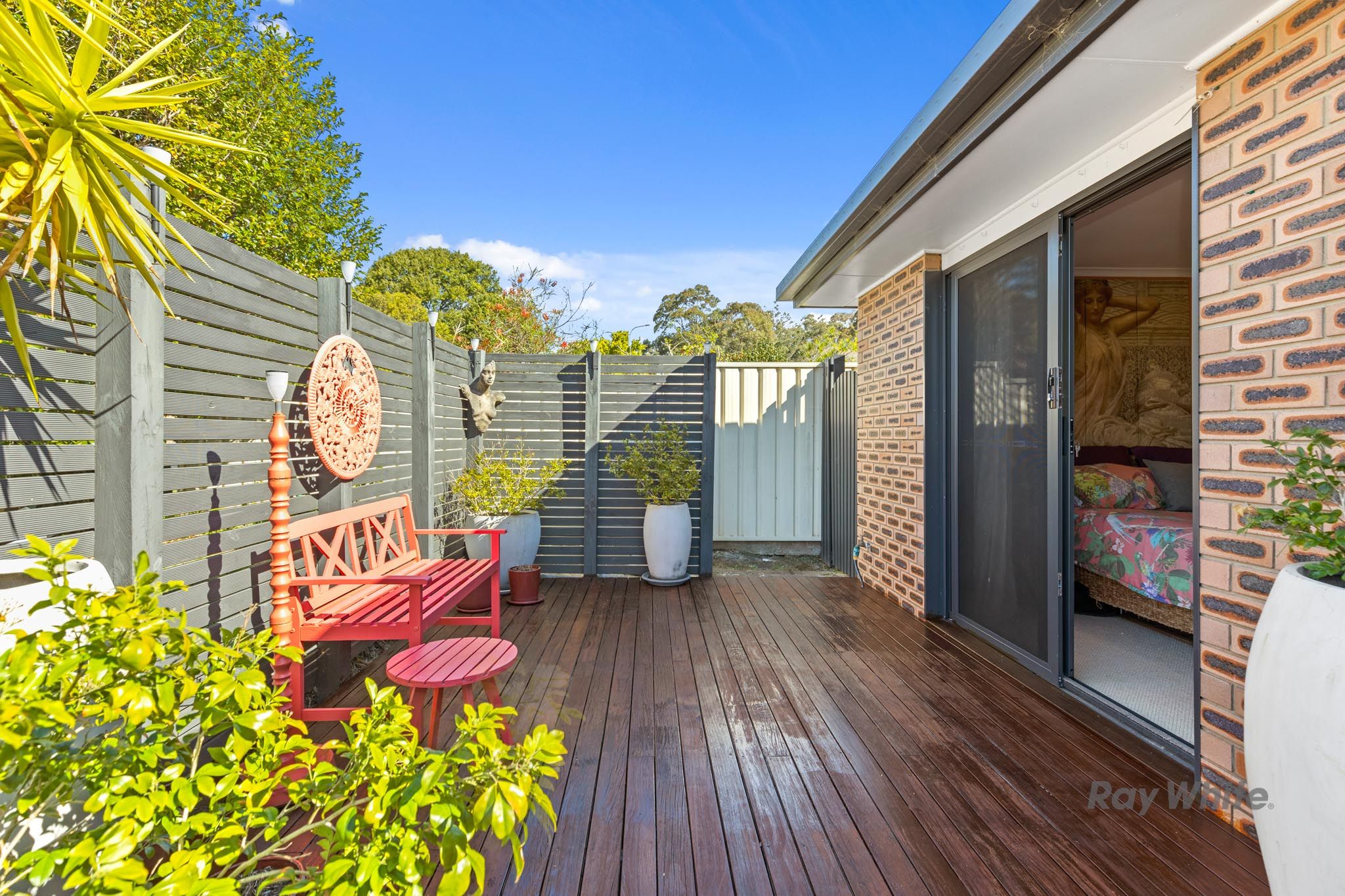8 Wills Crescent — photo 18 of 30