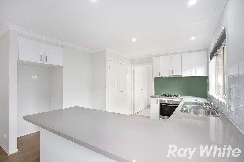 27 Botham Crescent, Pakenham, VIC 3810