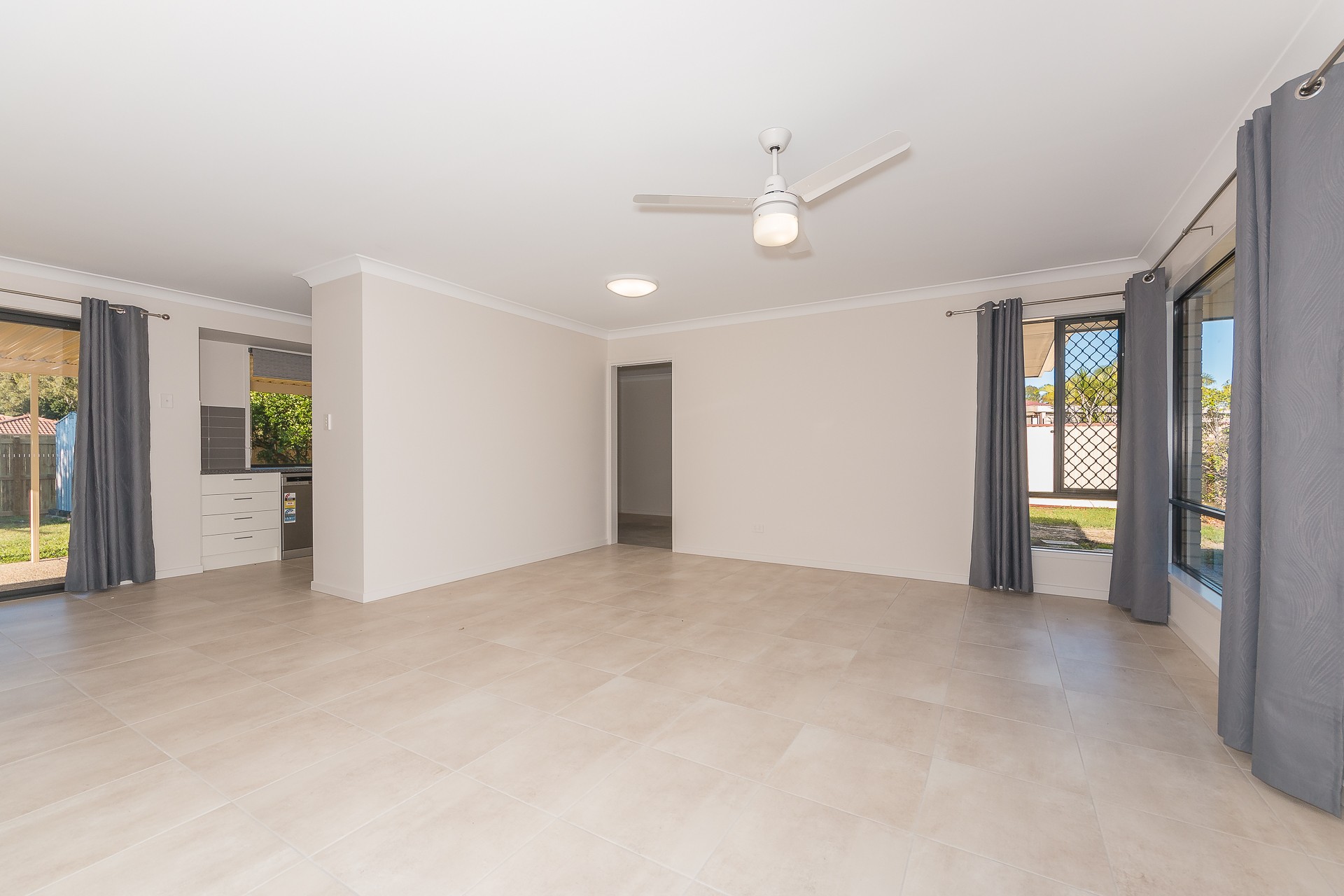 4 Hampshire Court, Kippa-Ring, QLD 4021